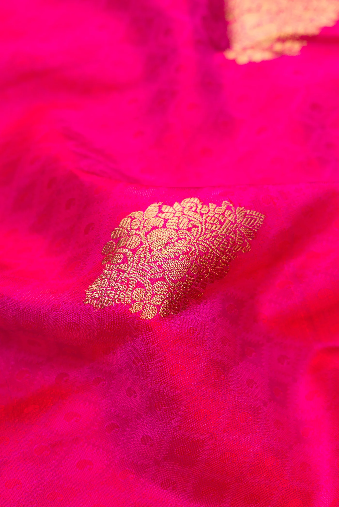 Pure Silk Pure Zari Pink Kanchipuram Saree - Image 2