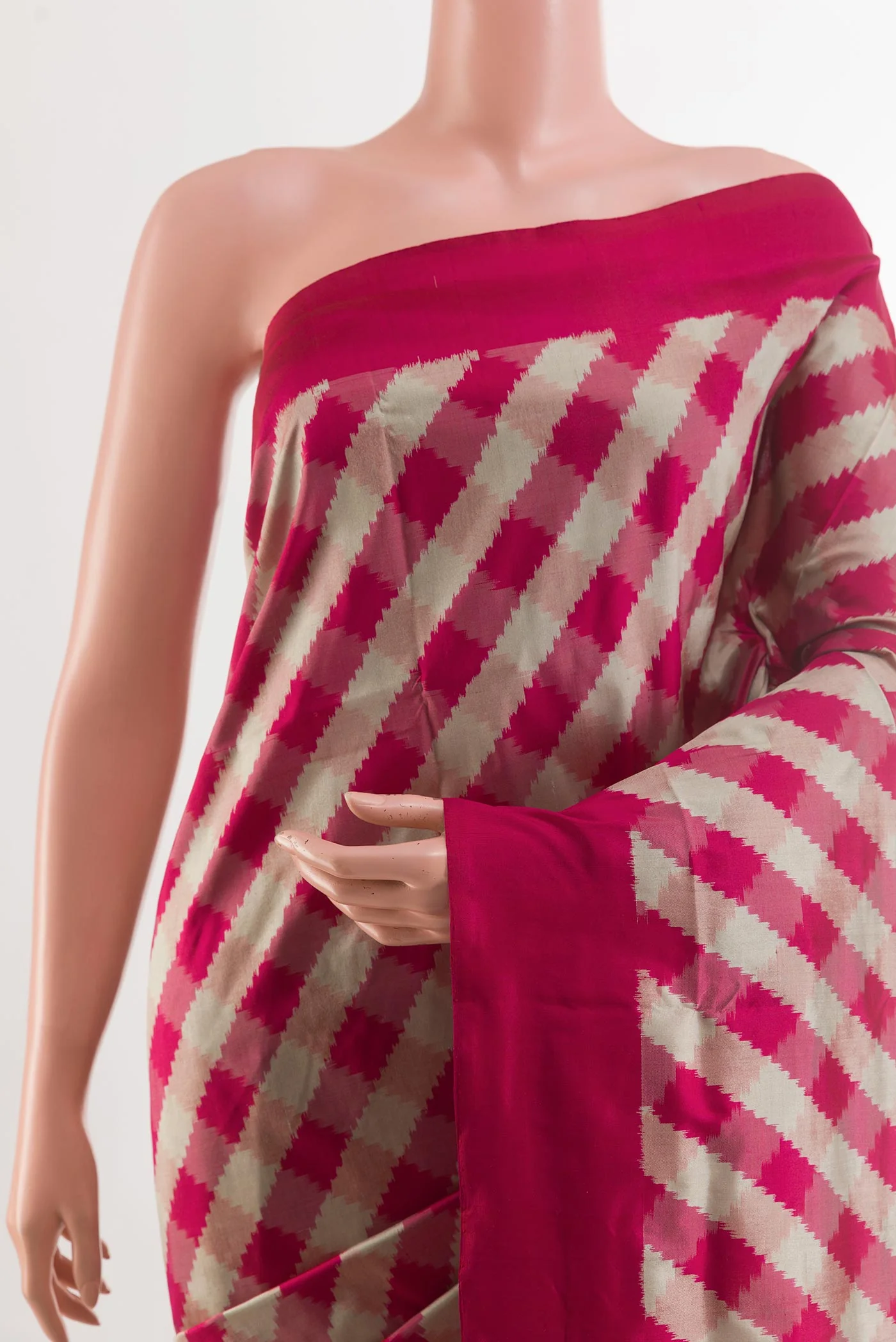 Dark Pink Pochampally Silk Saree - Image 2