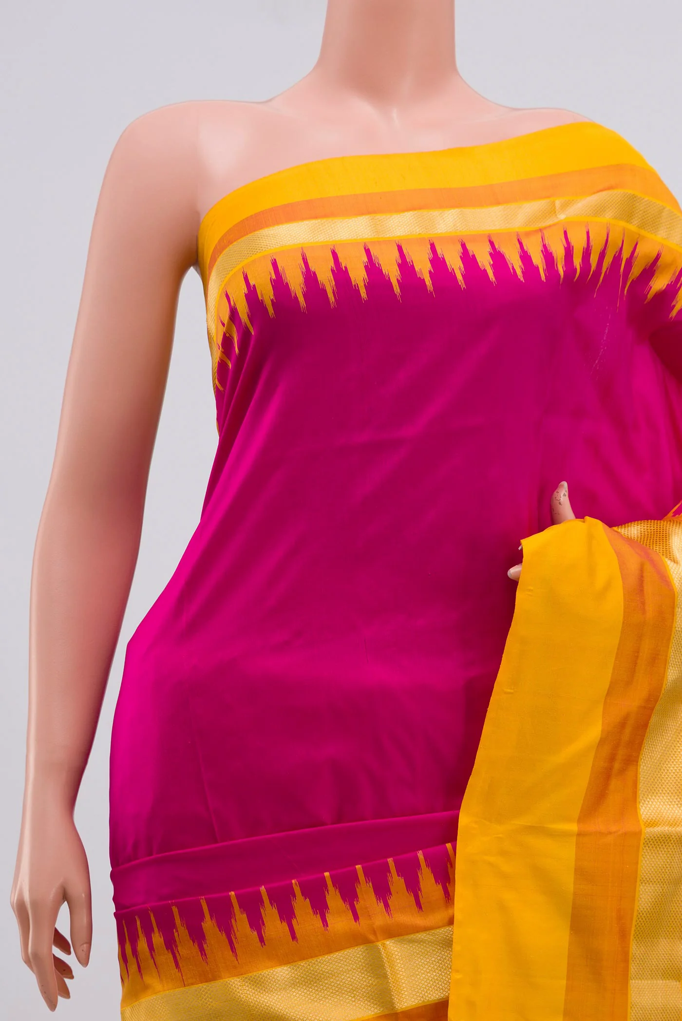 Pink Pochampally Silk Saree - Image 2