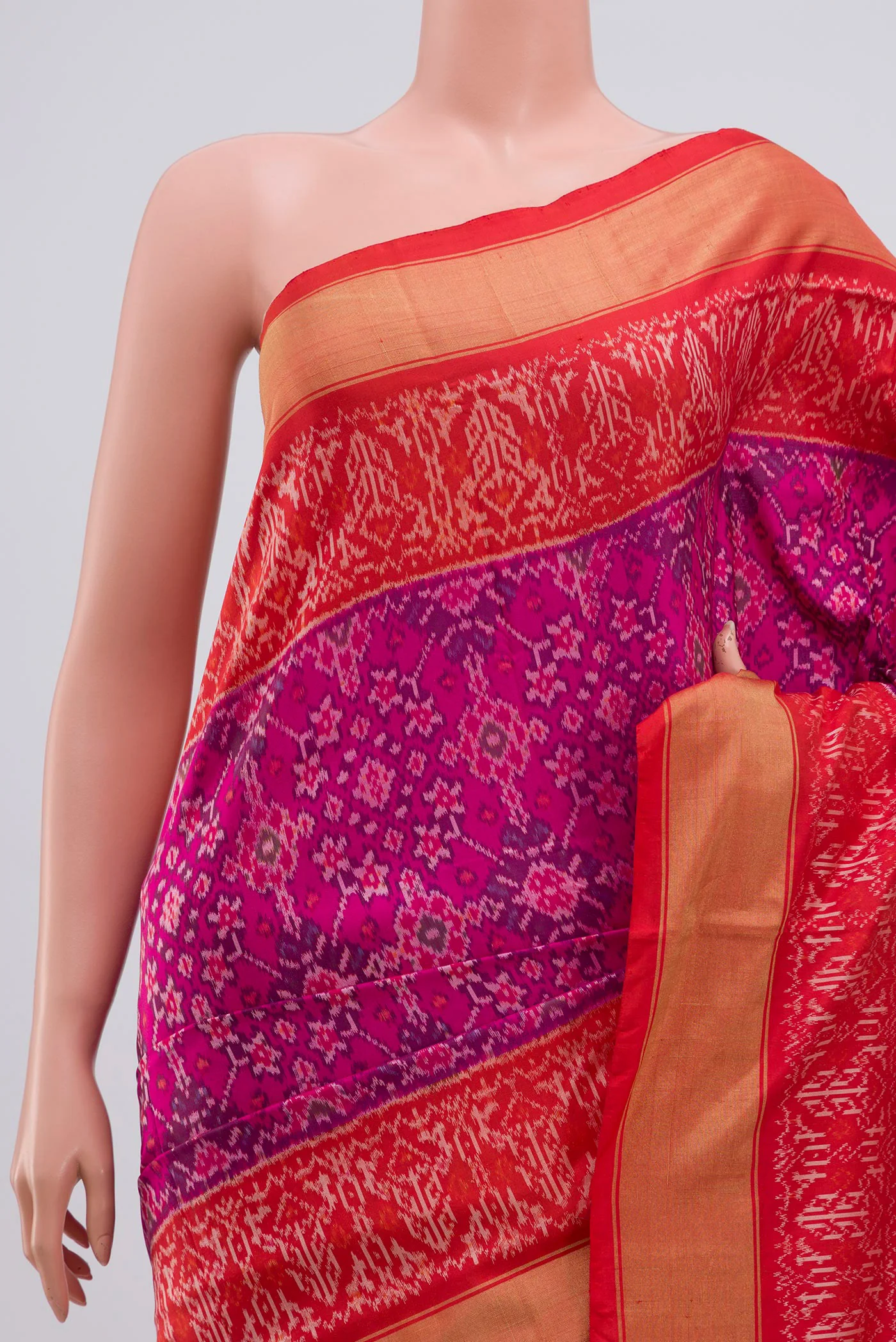 Pink Pochampally Silk Saree - Image 2