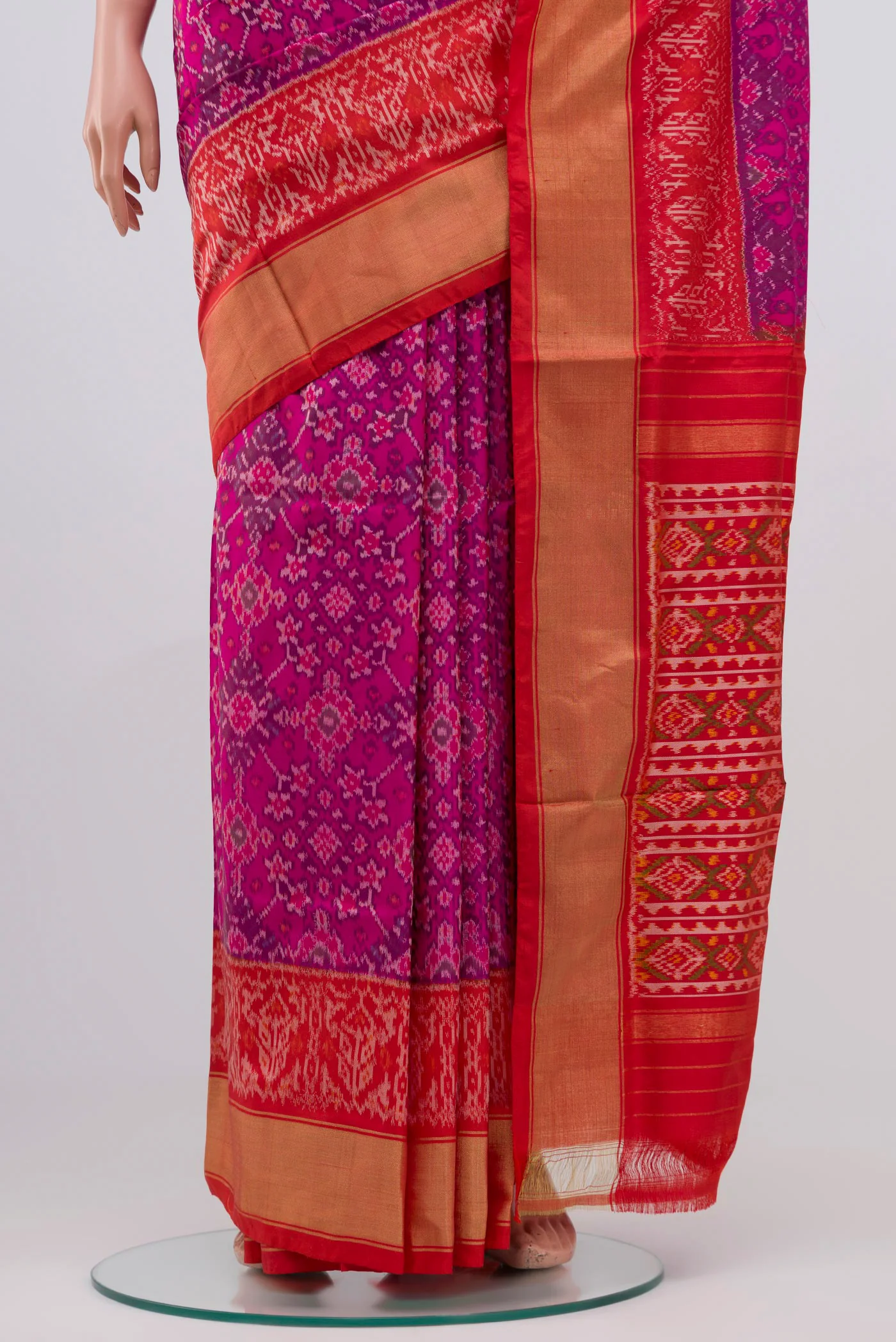 Pink Pochampally Silk Saree - Image 3