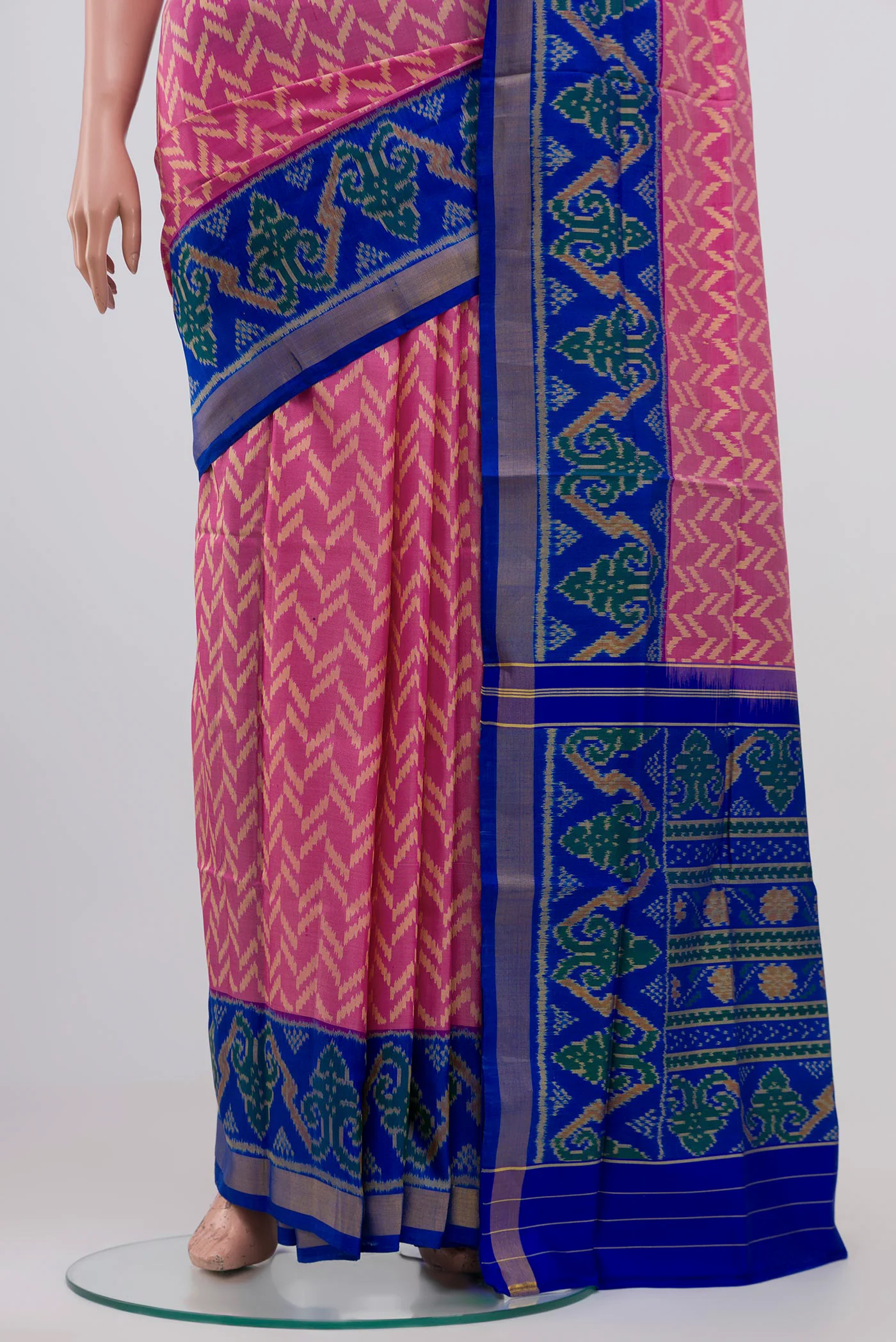 Rose pink Rajkot Patola Silk Saree - Image 3