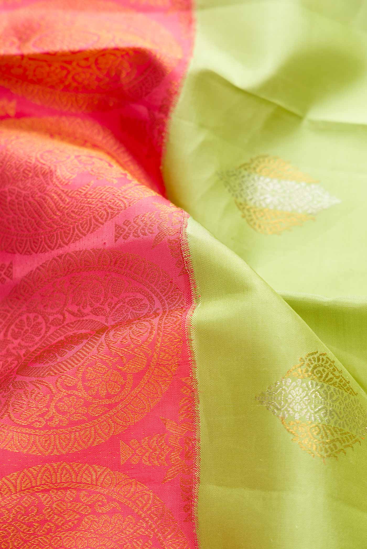 Pista Green and pink Color Kanjivaram Silk Saree - Image 2