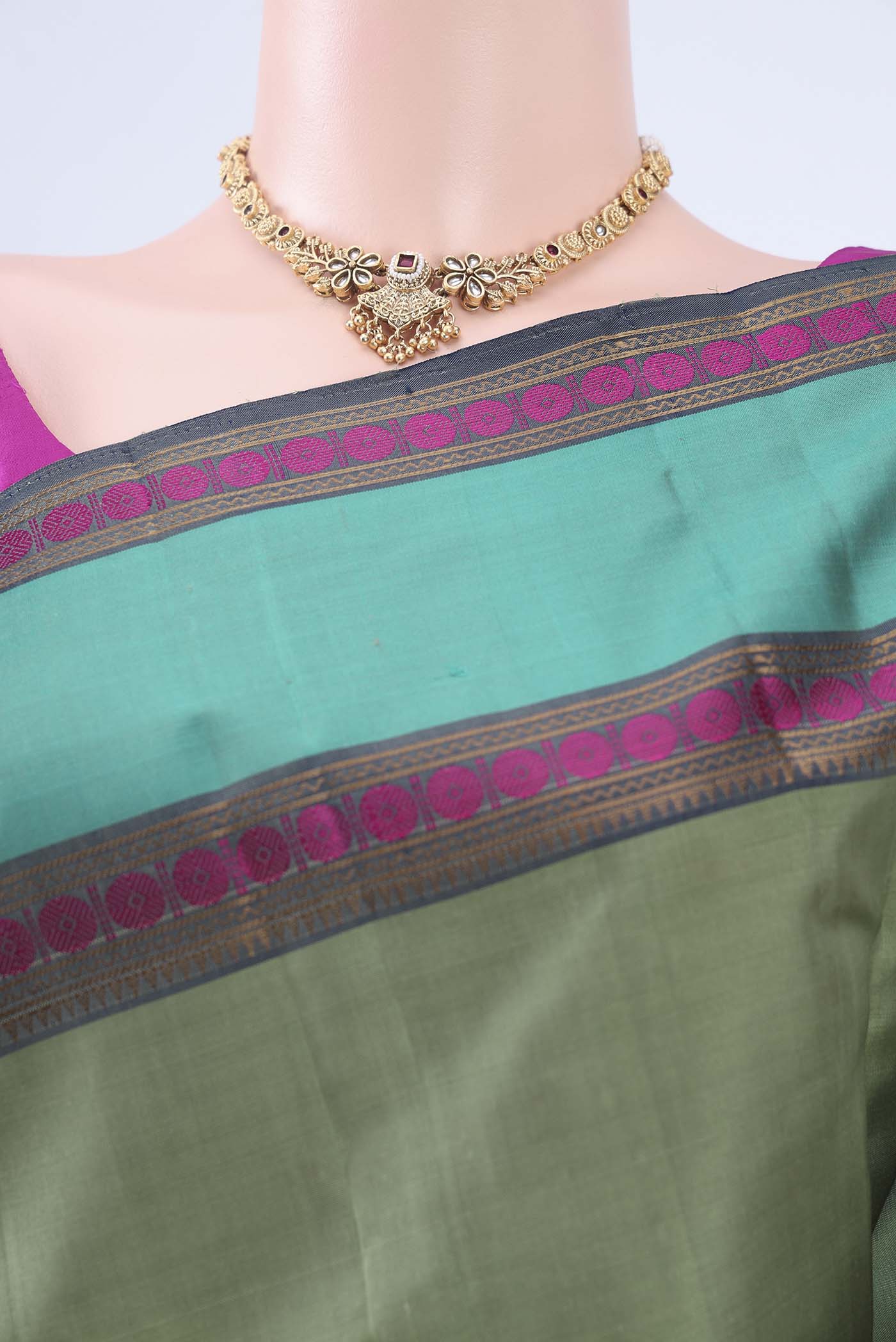 Pista Green Dual Tone Kanjivaram Silk Saree - Image 2