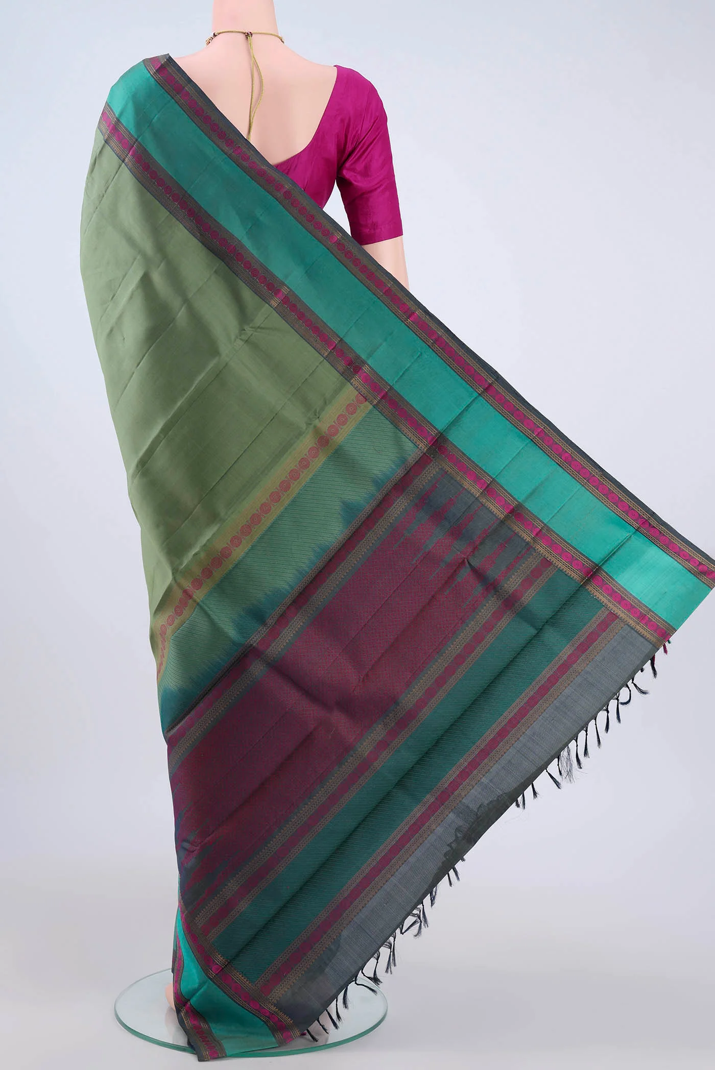 Pista Green Dual Tone Kanjivaram Silk Saree - Image 3