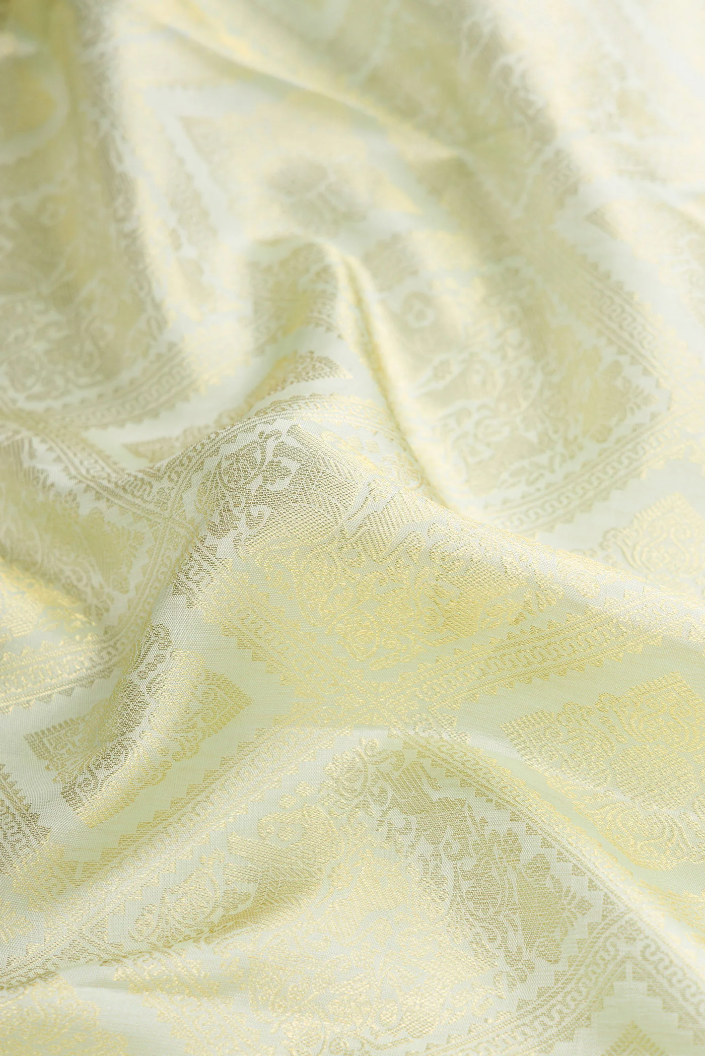 Pista Green Kanchipuram Silk Saree - Image 2