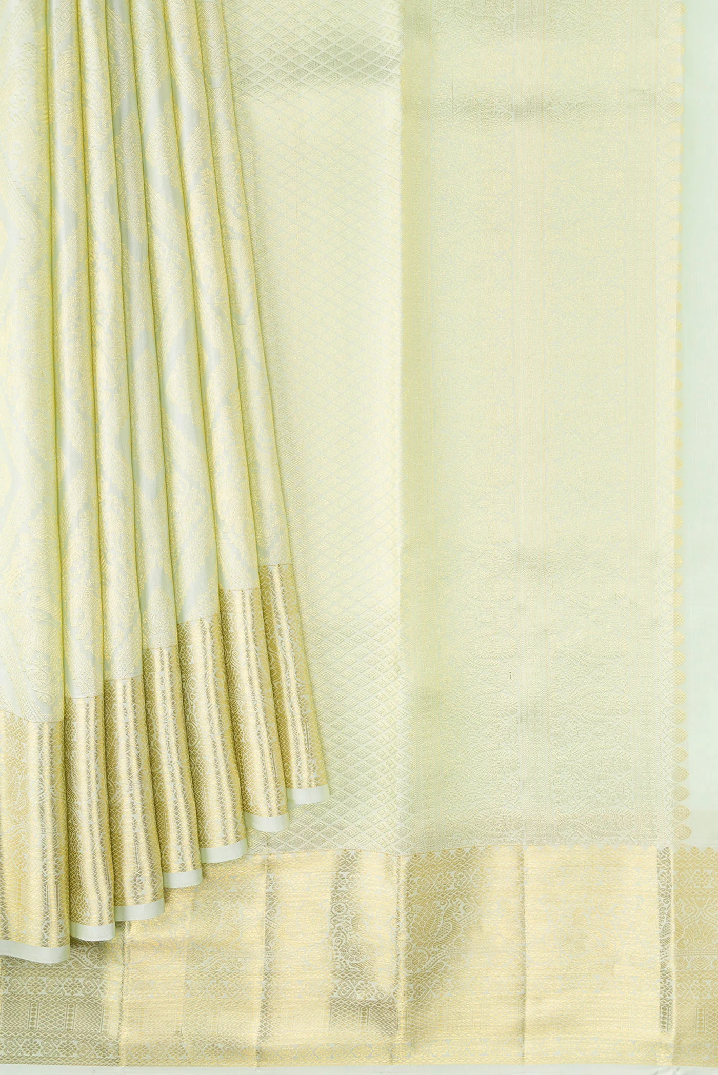 Pista Green Kanchipuram Silk Saree - Image 4