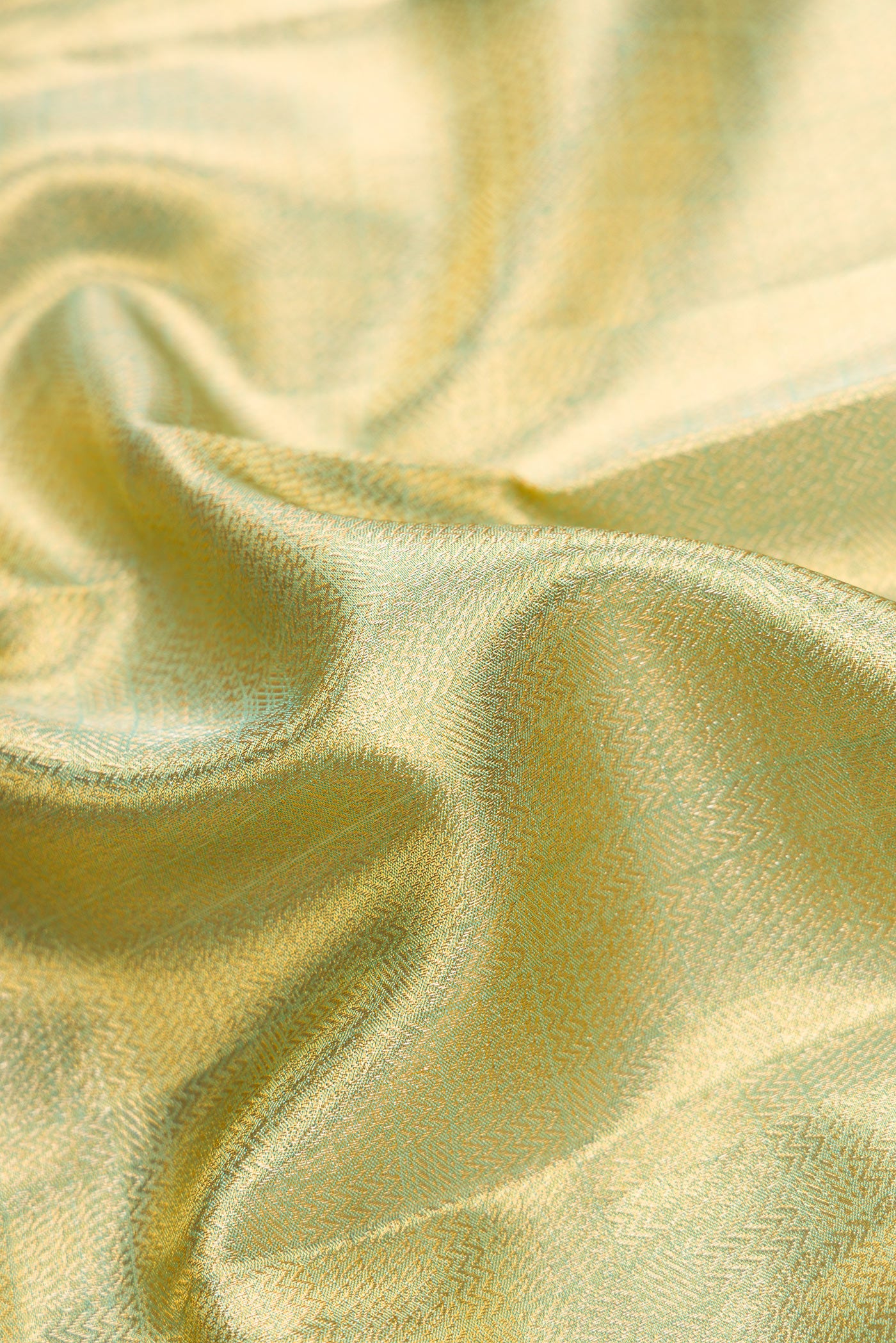 Pista Green Dual Tone Kanjivaram Tissue Silk Saree - Image 2