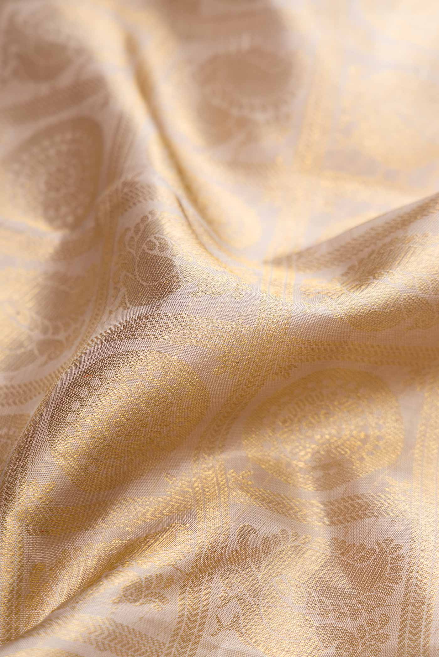Pure Silk Pure Zari Beige Dual Tone Kanjivaram Saree - Image 2