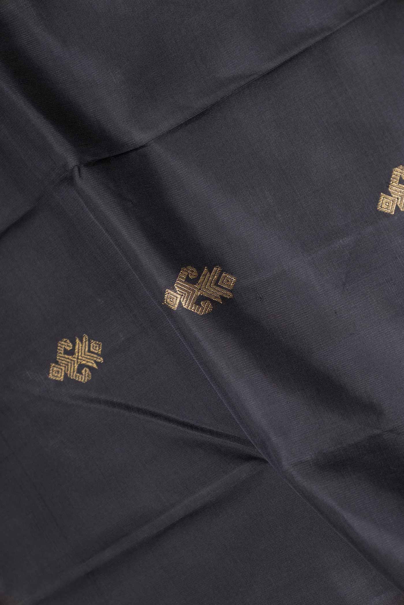 Pure Silk Pure Zari Black Dual Tone Kanchipuram Saree - Image 2