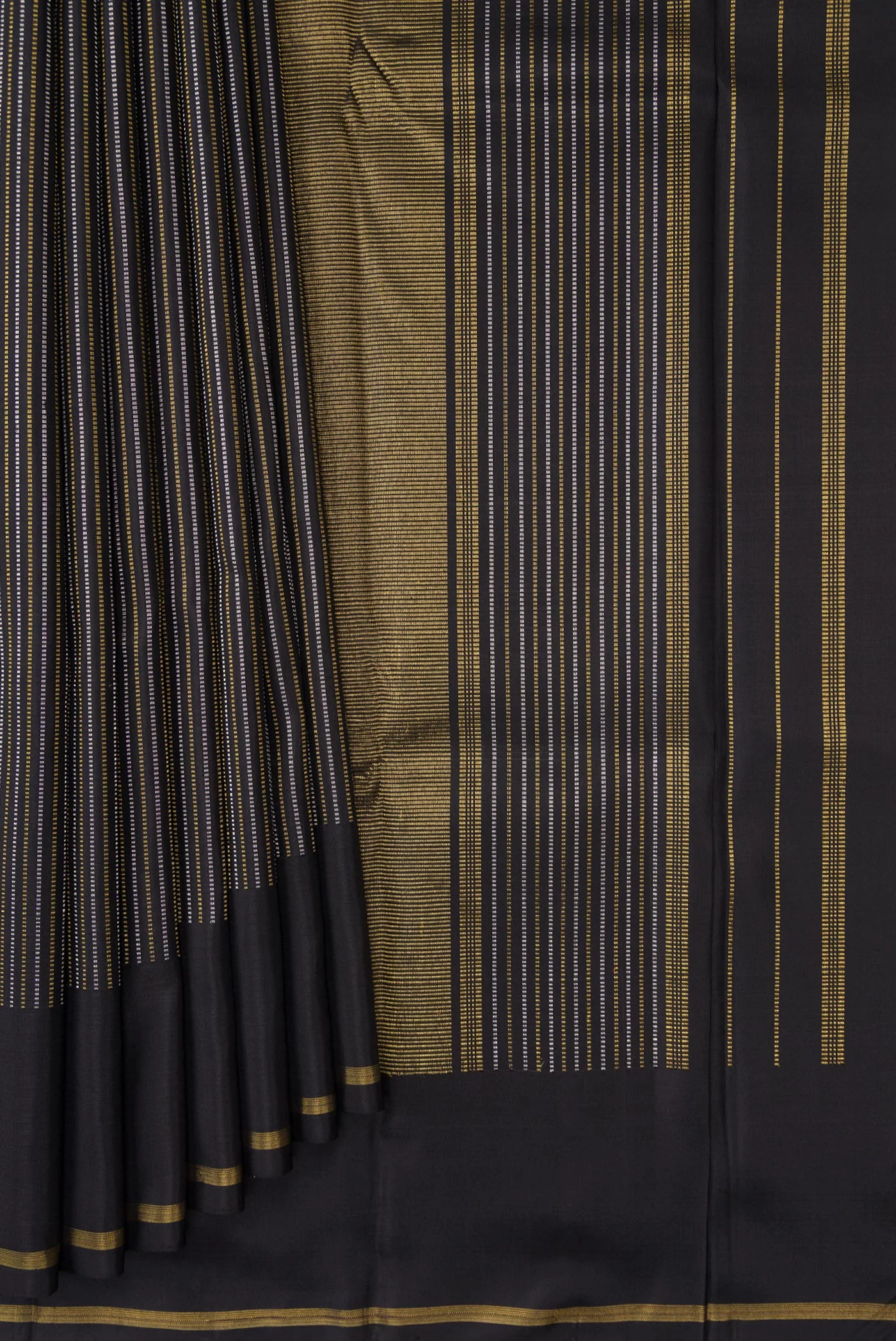 Pure Silk Pure Zari Black Kanchipuram Saree - Image 4