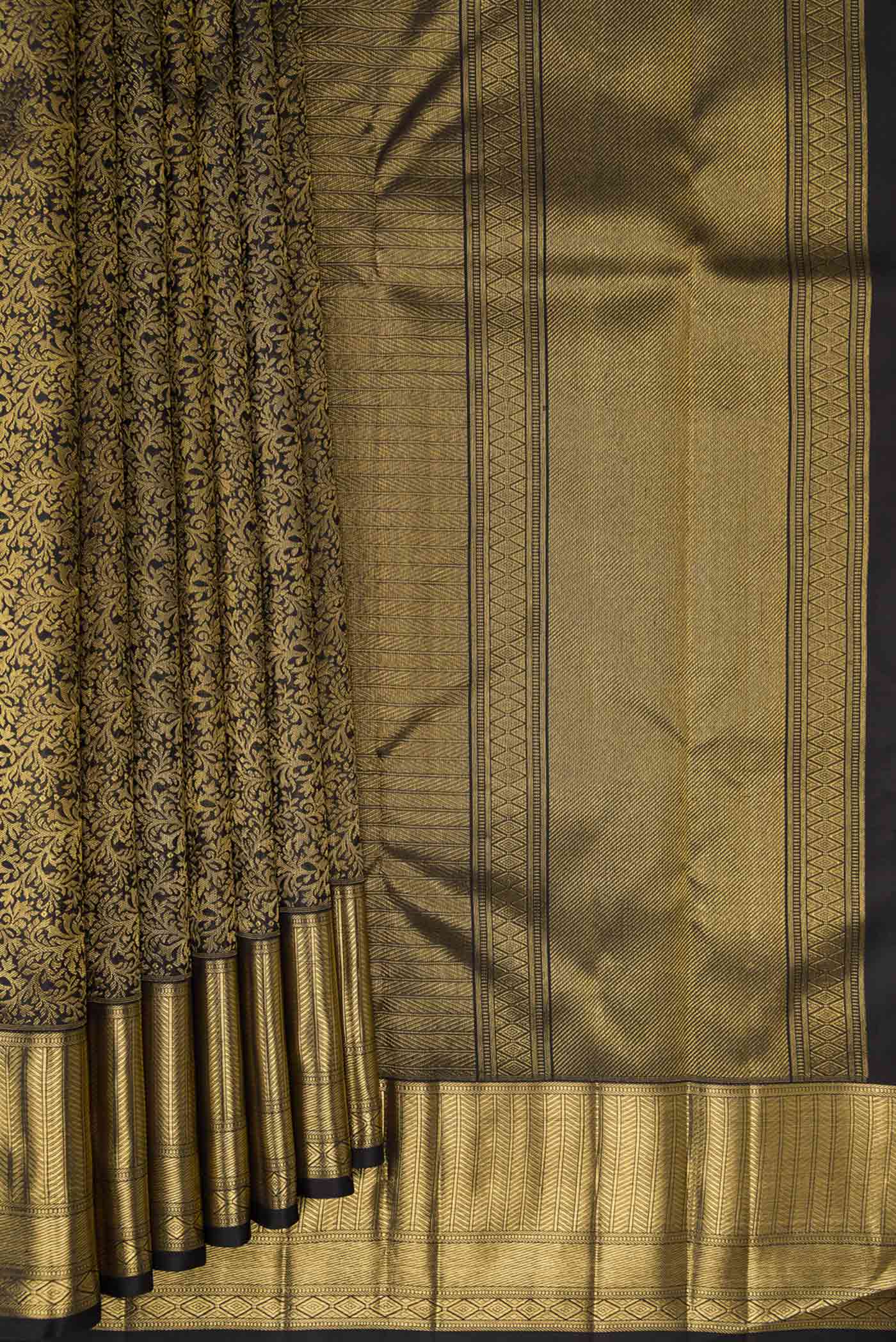 Pure Silk Pure Zari Black Kanjivaram Tissue Saree - Image 4