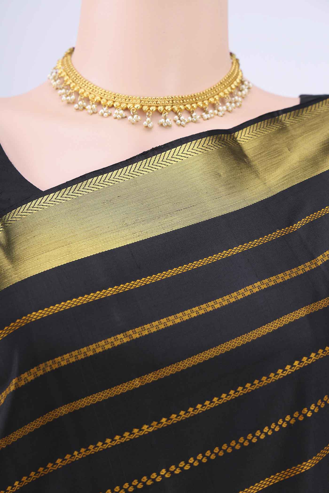 Pure Silk Pure Zari Black Kanjivaram Saree - Image 2