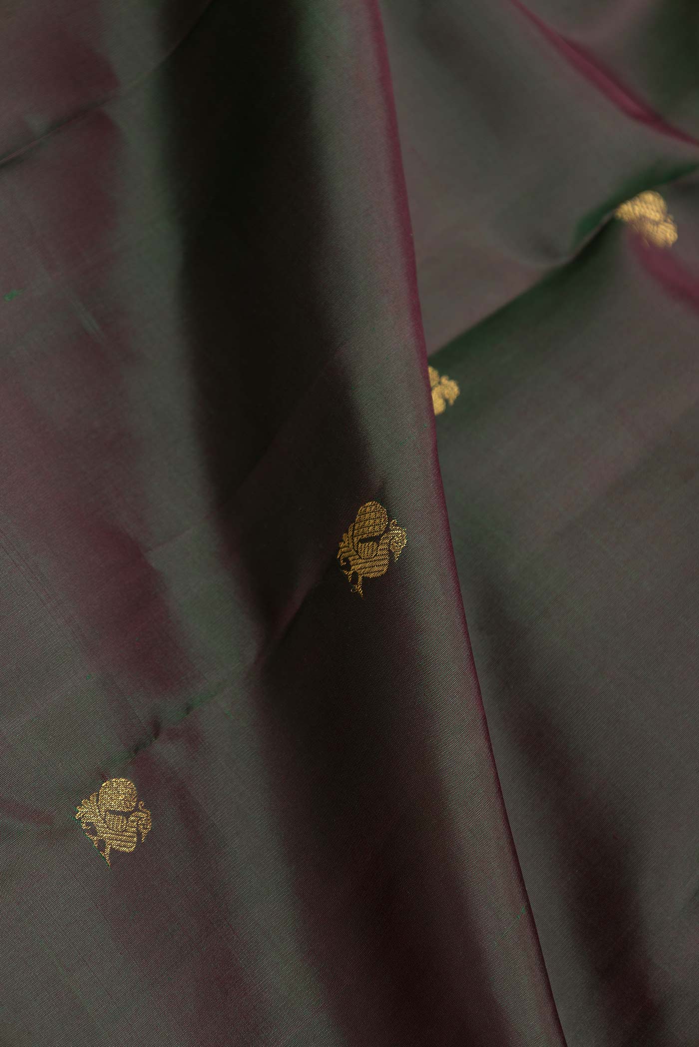 Pure Silk Pure Zari Bottle Green Dual Tone Kanjivaram Saree - Image 2