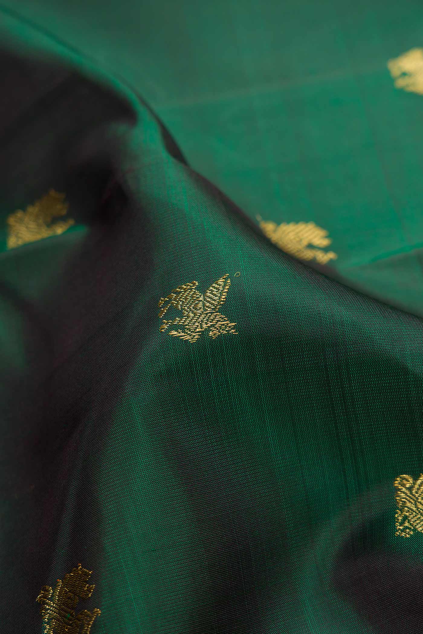 Pure Silk Pure Zari Bottle Green Dual Tone Kanjivaram Saree - Image 2