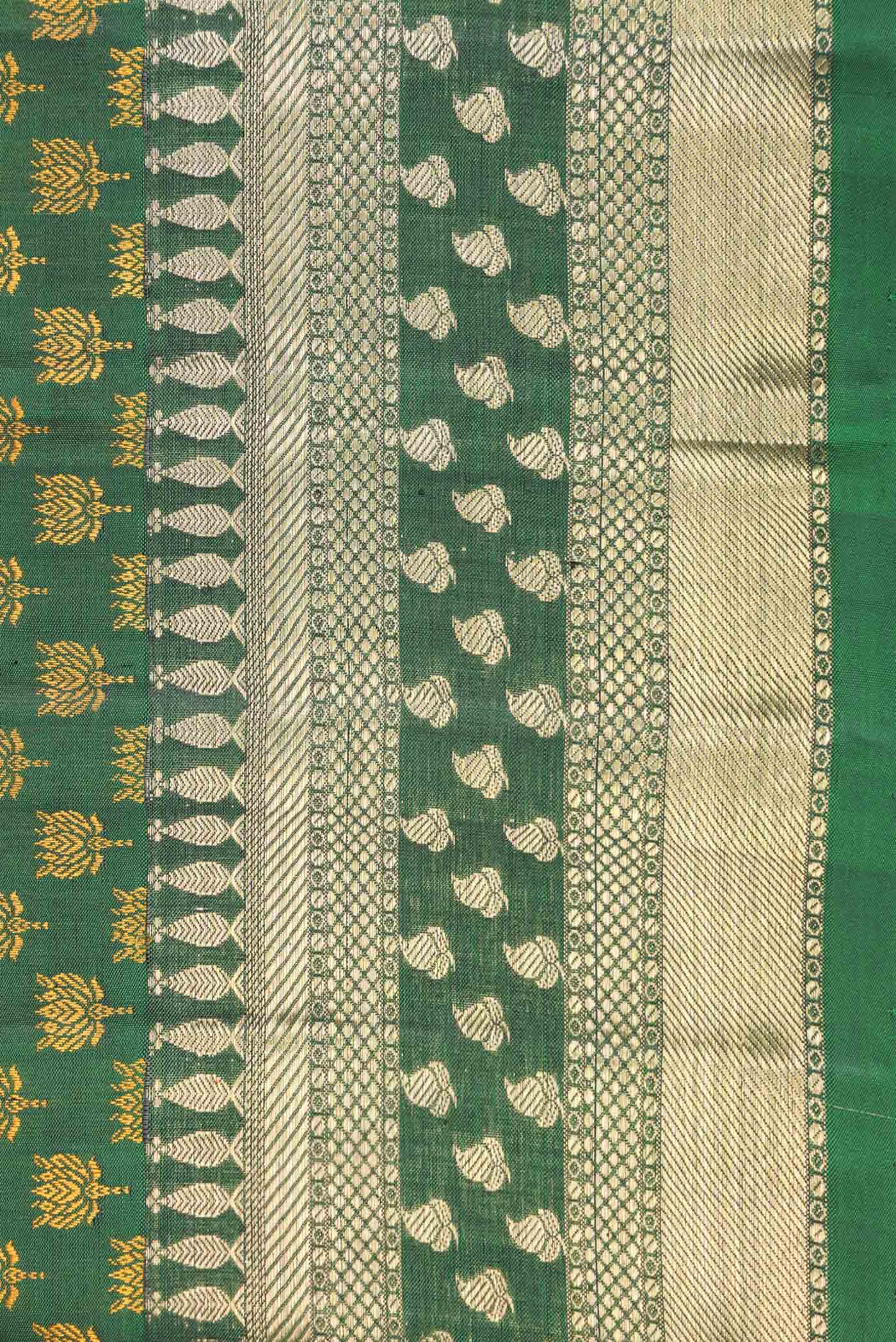 Pure Silk Pure Zari Green Dual Tone Kanchipuram Saree - Image 3