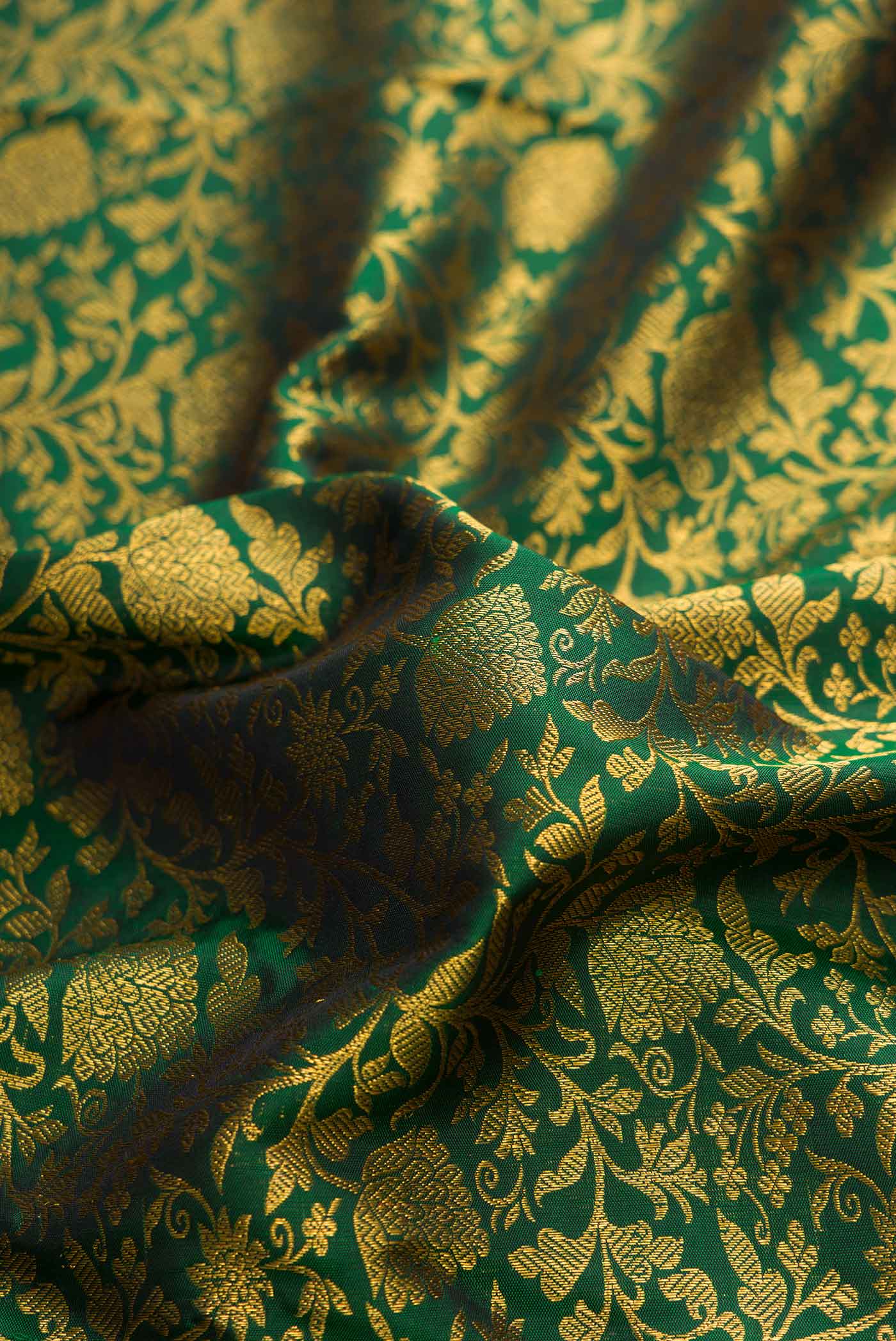 Pure Silk Pure Zari Green Dual Tone Kanjivaram Saree - Image 2