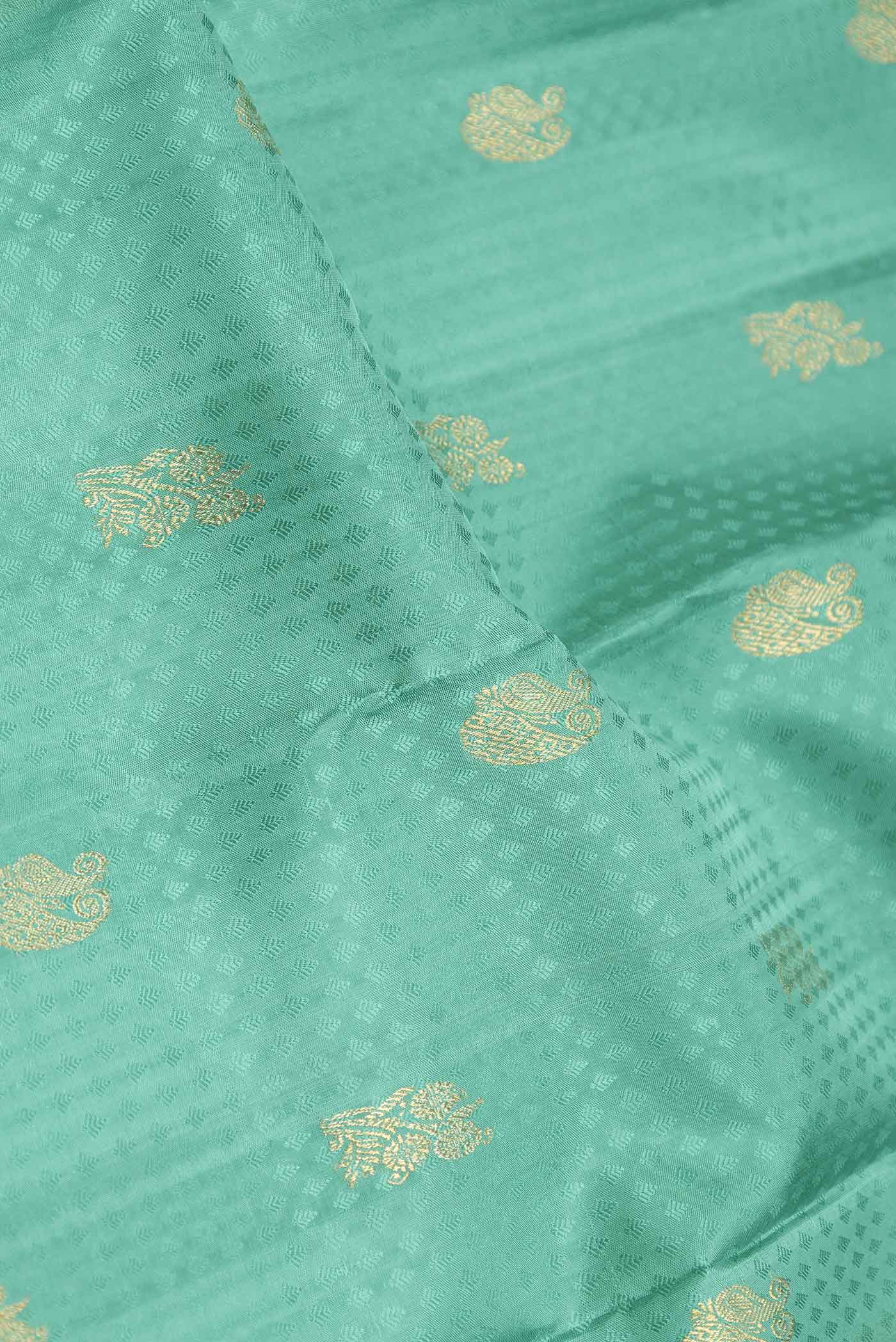 Pure Silk Pure Zari Green Dual Tone Kanchipuram Saree - Image 2