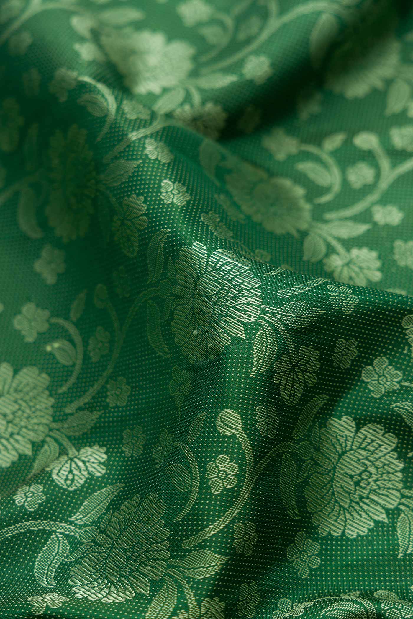 Pure Silk Pure Zari Green Dual Tone Kanjivaram Saree - Image 2