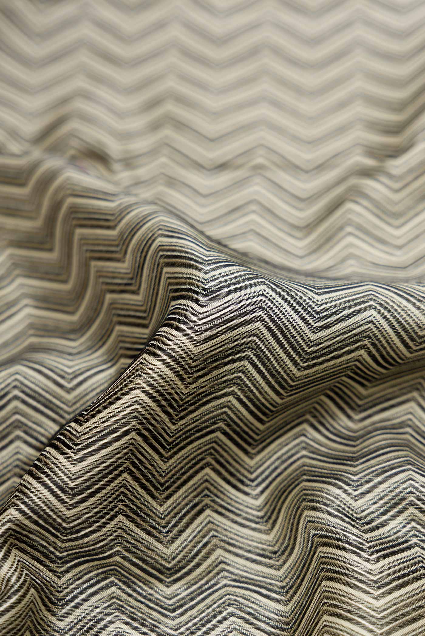 Pure Silk Pure Zari Grey Dual Tone Kanjivaram Saree - Image 2