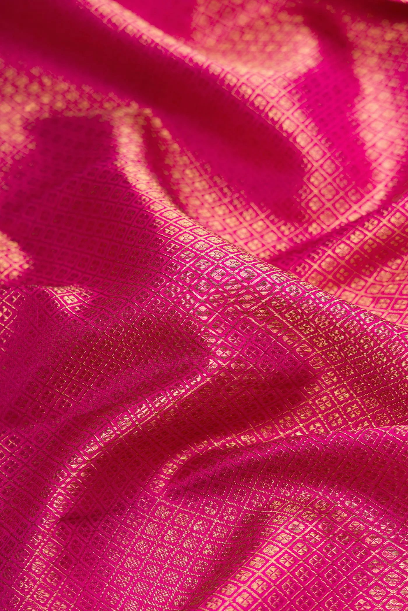 Pure Silk Pure Zari Rani Pink Kanjivaram Saree - Image 2
