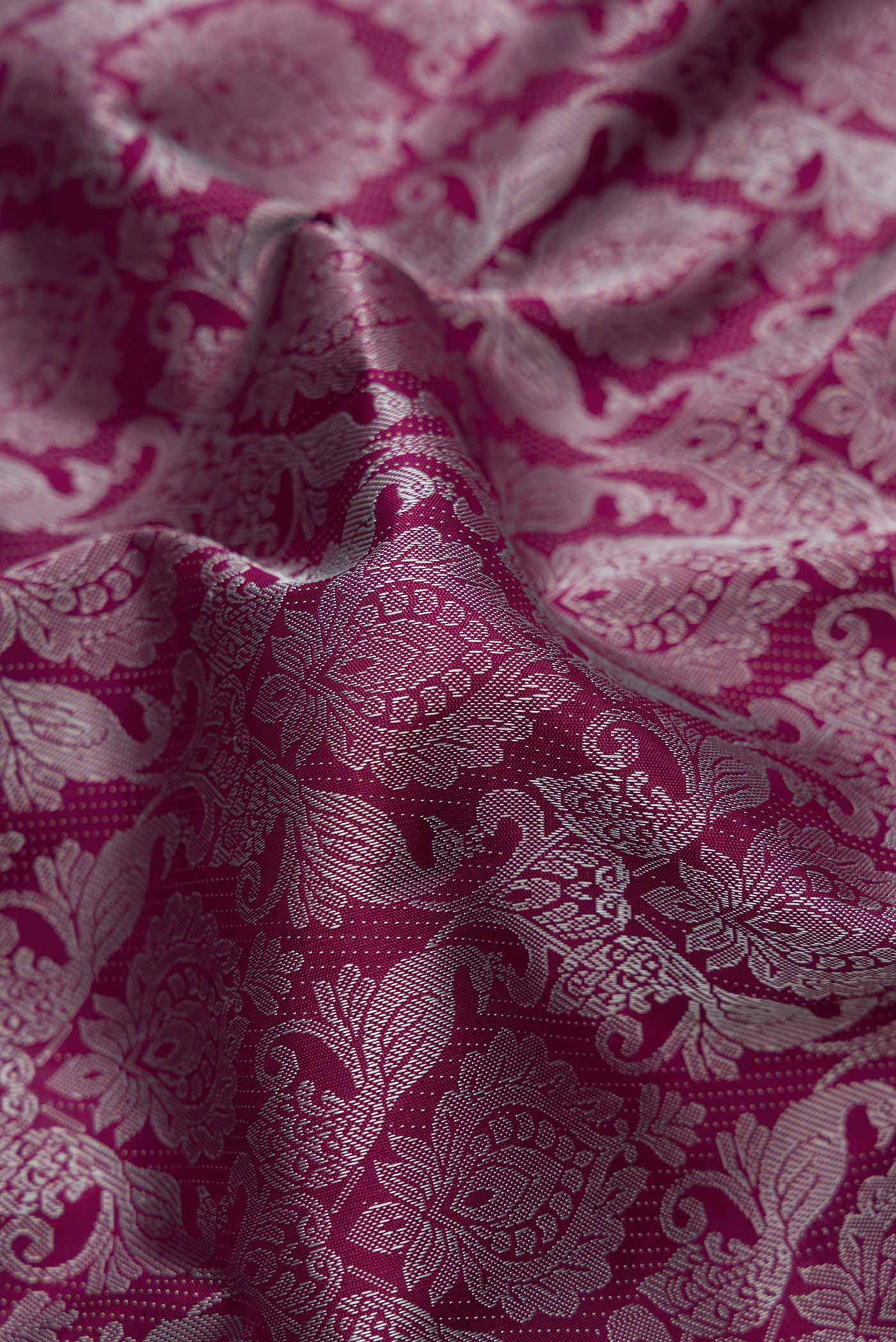 Pure Silk Pure Zari Magenta Kanchipuram Saree - Image 2