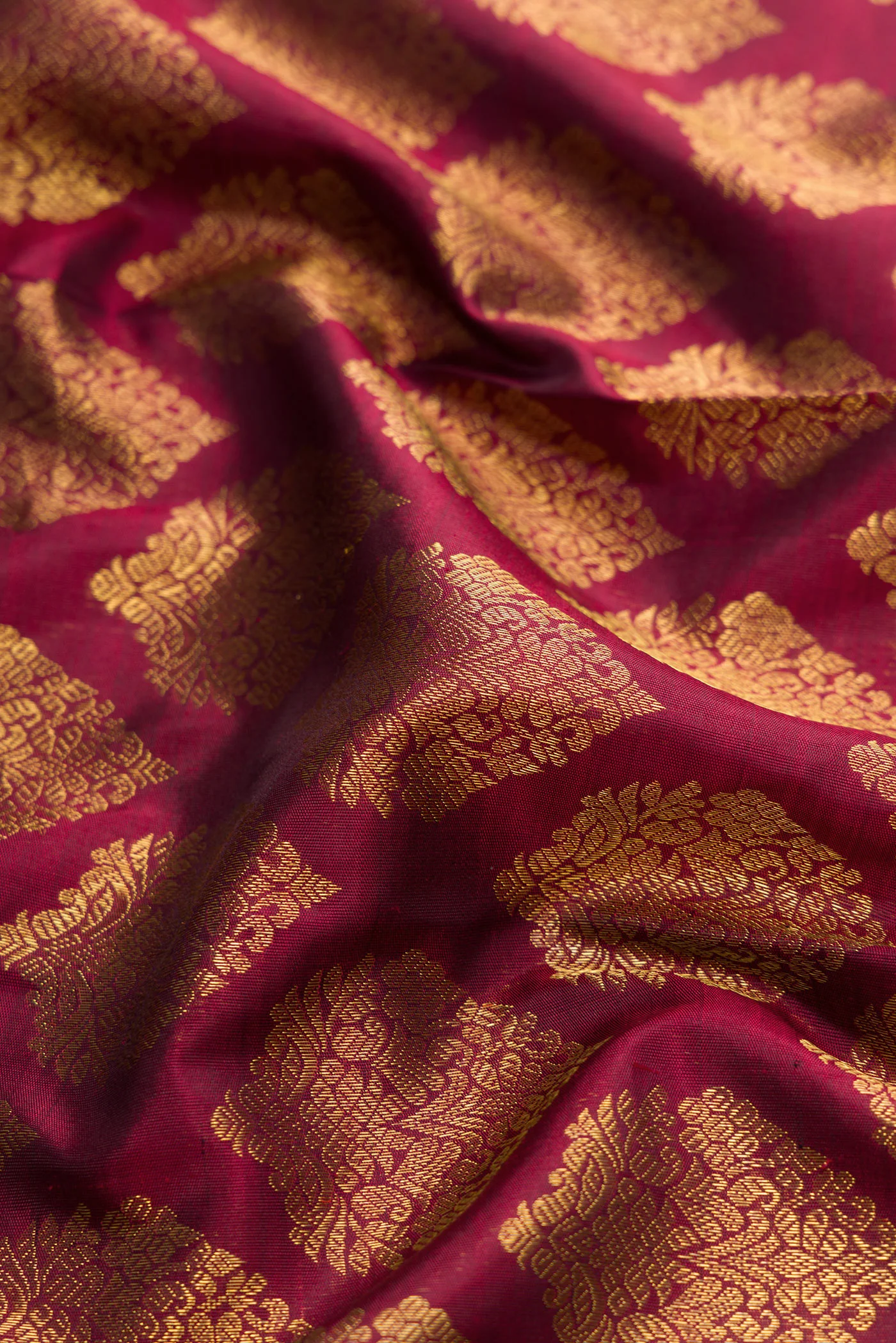 Pure Silk Pure Zari Maroon Kanjivaram Saree - Image 2