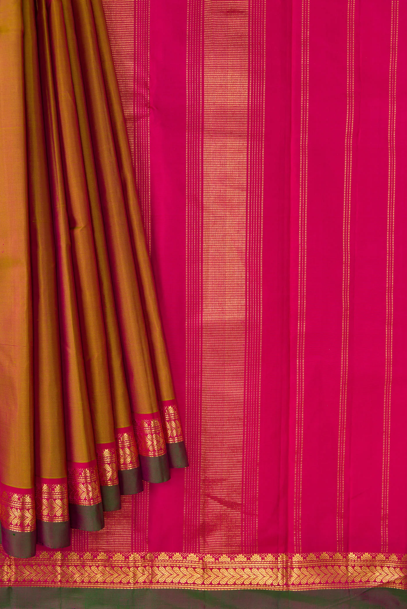 Mehandi Green with Pink Color Kanjivaram Silk Saree - Image 4