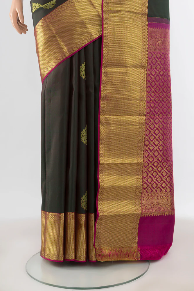 Bottle Green Color Kanchipuram Silk Saree - Image 3