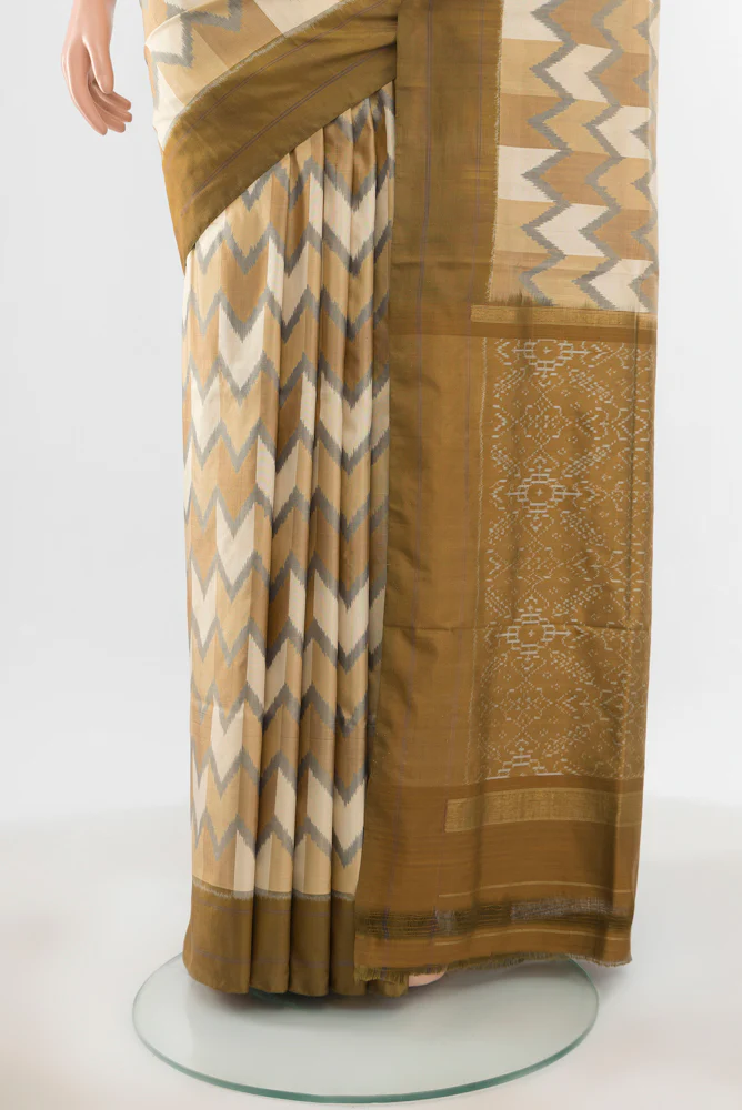 Beige Pochampally Silk Saree - Image 3