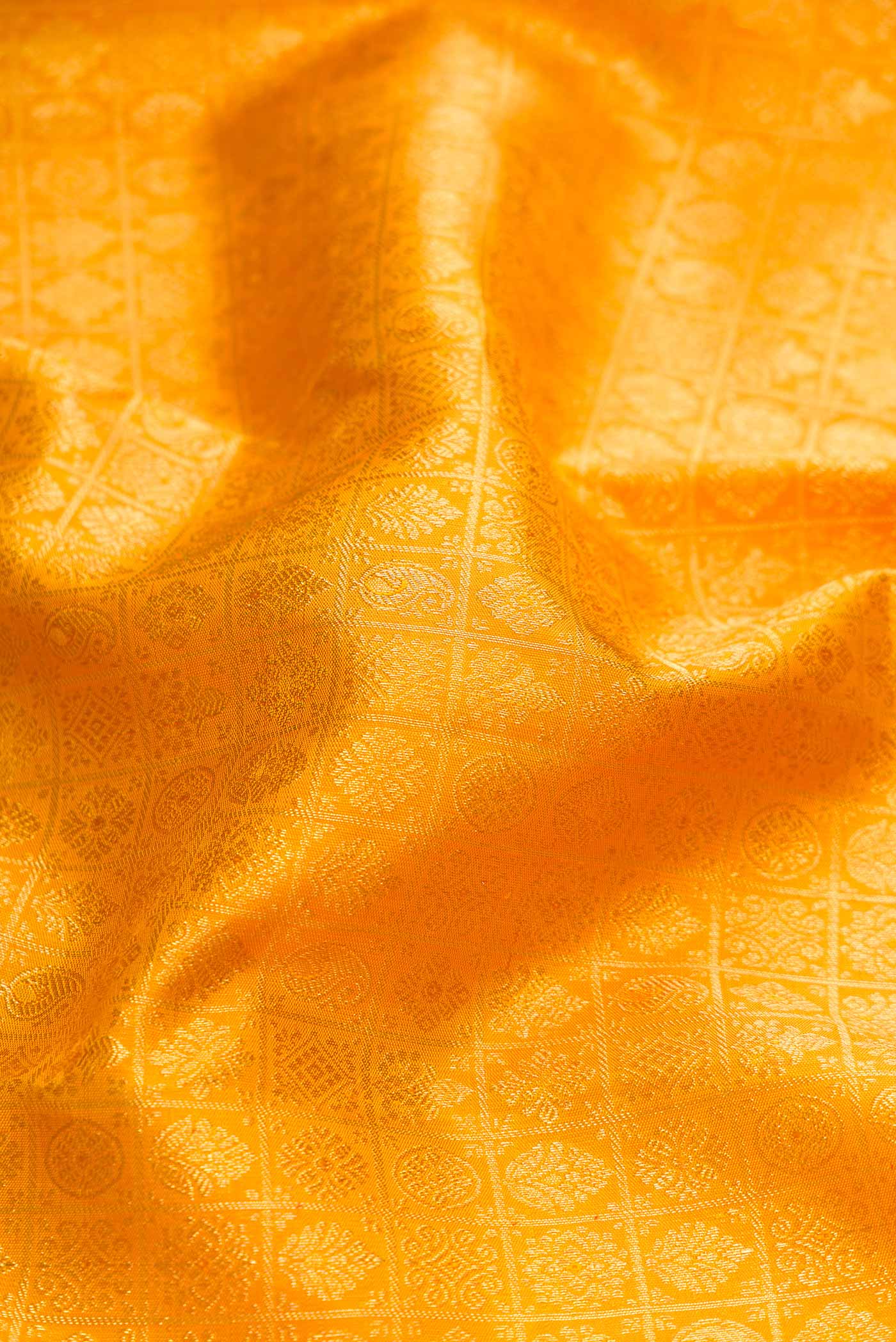 Pure Silk Pure Zari Mustard Dual Tone Kanjivaram Saree - Image 2