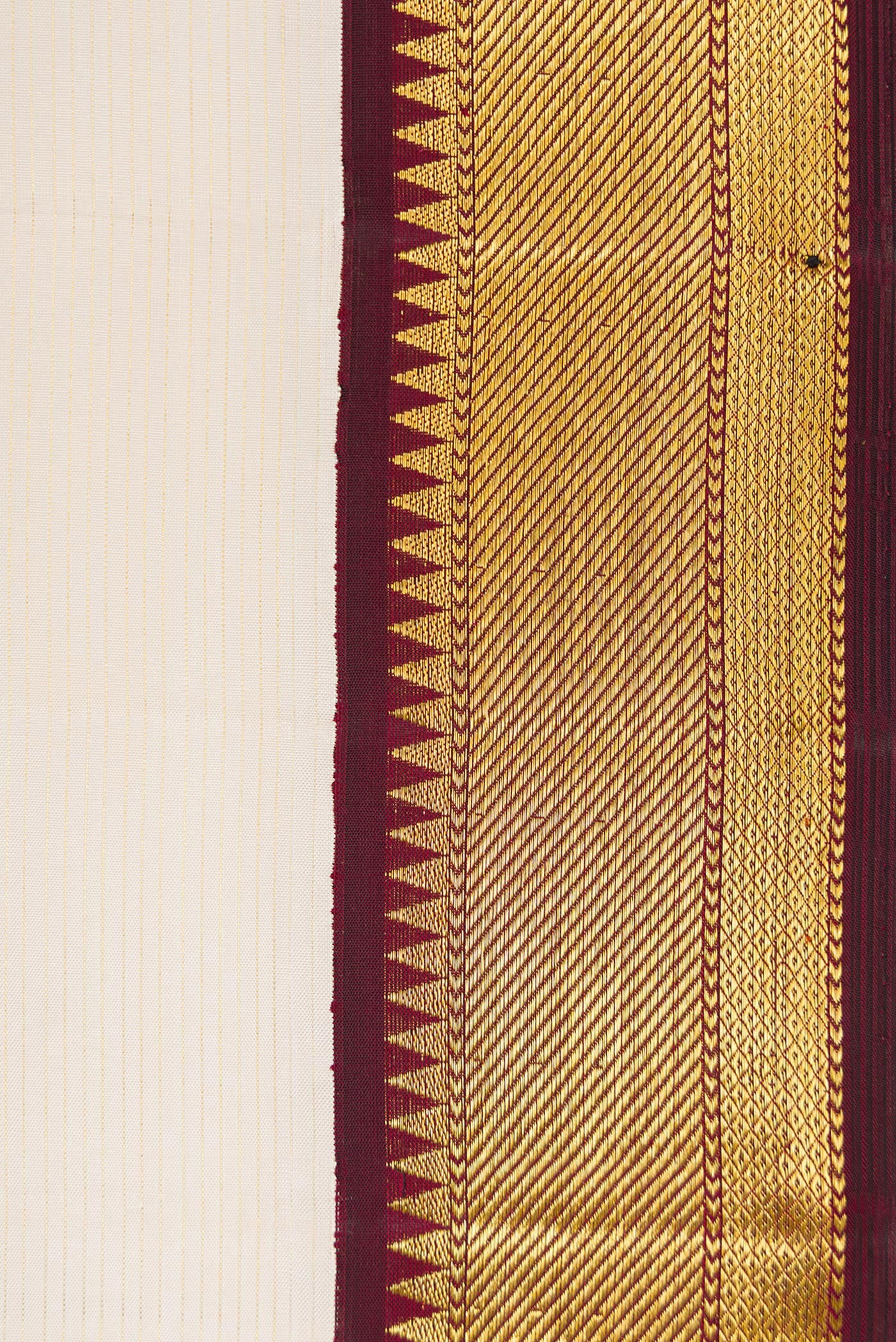 Pure Silk Pure Zari Off White Kanchipuram Saree - Image 3