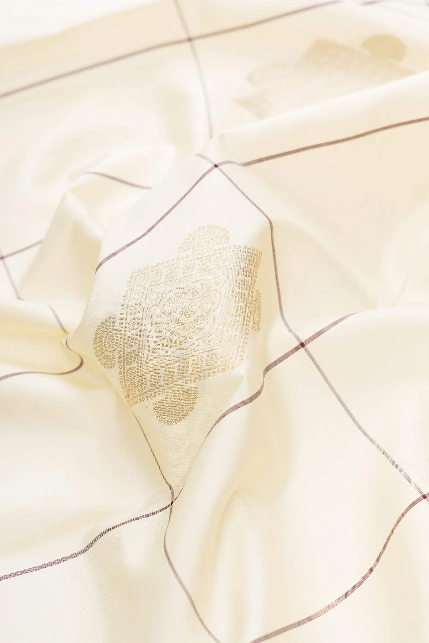 Pure Silk Pure Zari Off White Kanjivaram Saree - Image 2