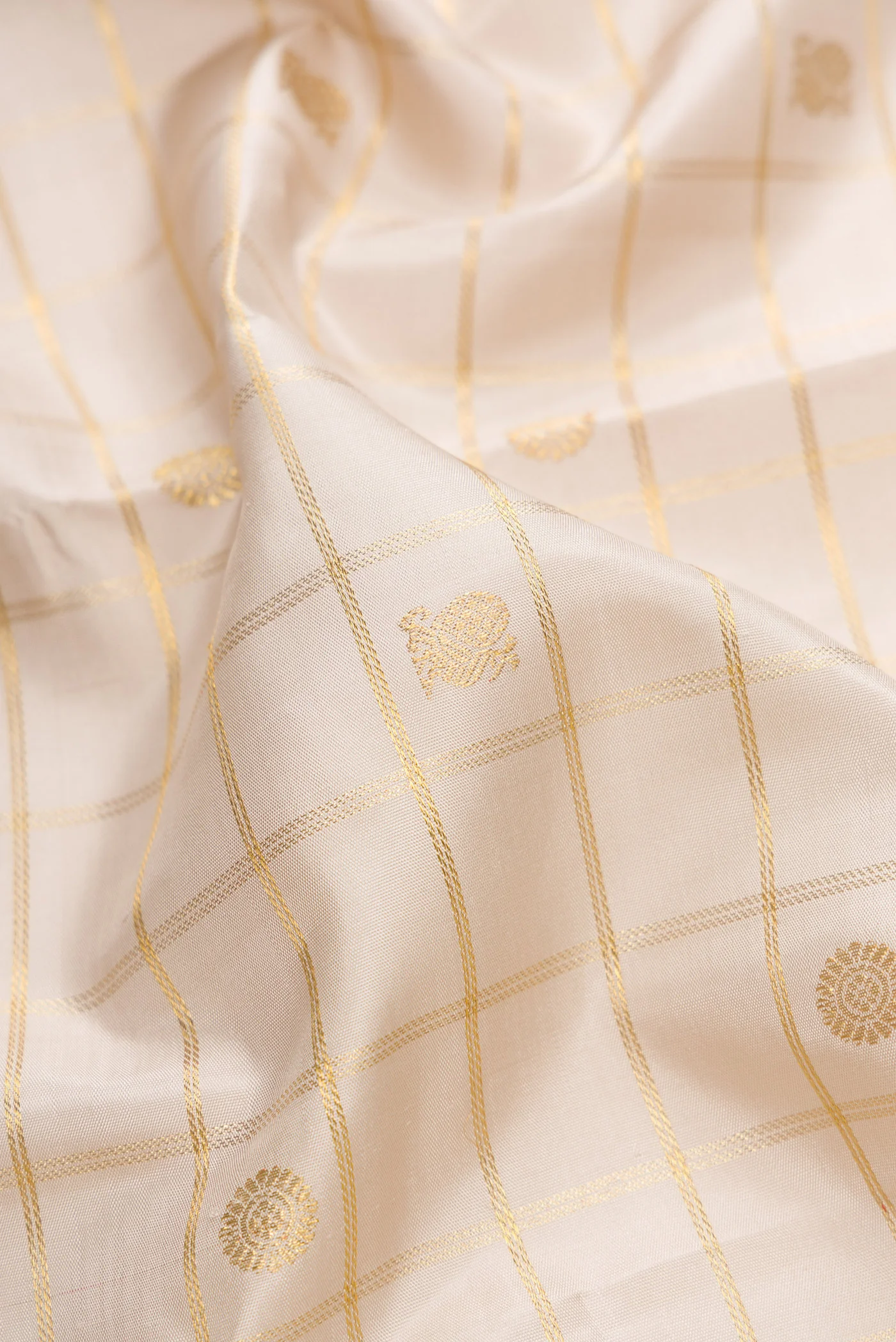 Pure Silk Pure Zari Off White Kanjivaram Saree - Image 2