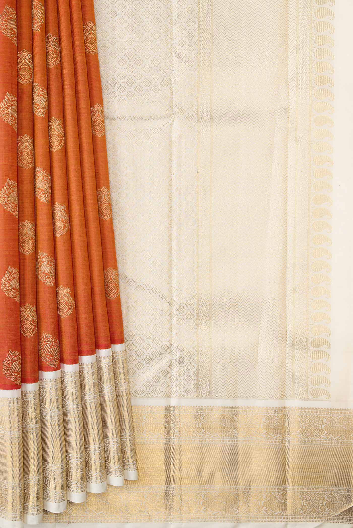 Pure Silk Pure Zari Orange Dual Tone Kanjivaram Saree - Image 4