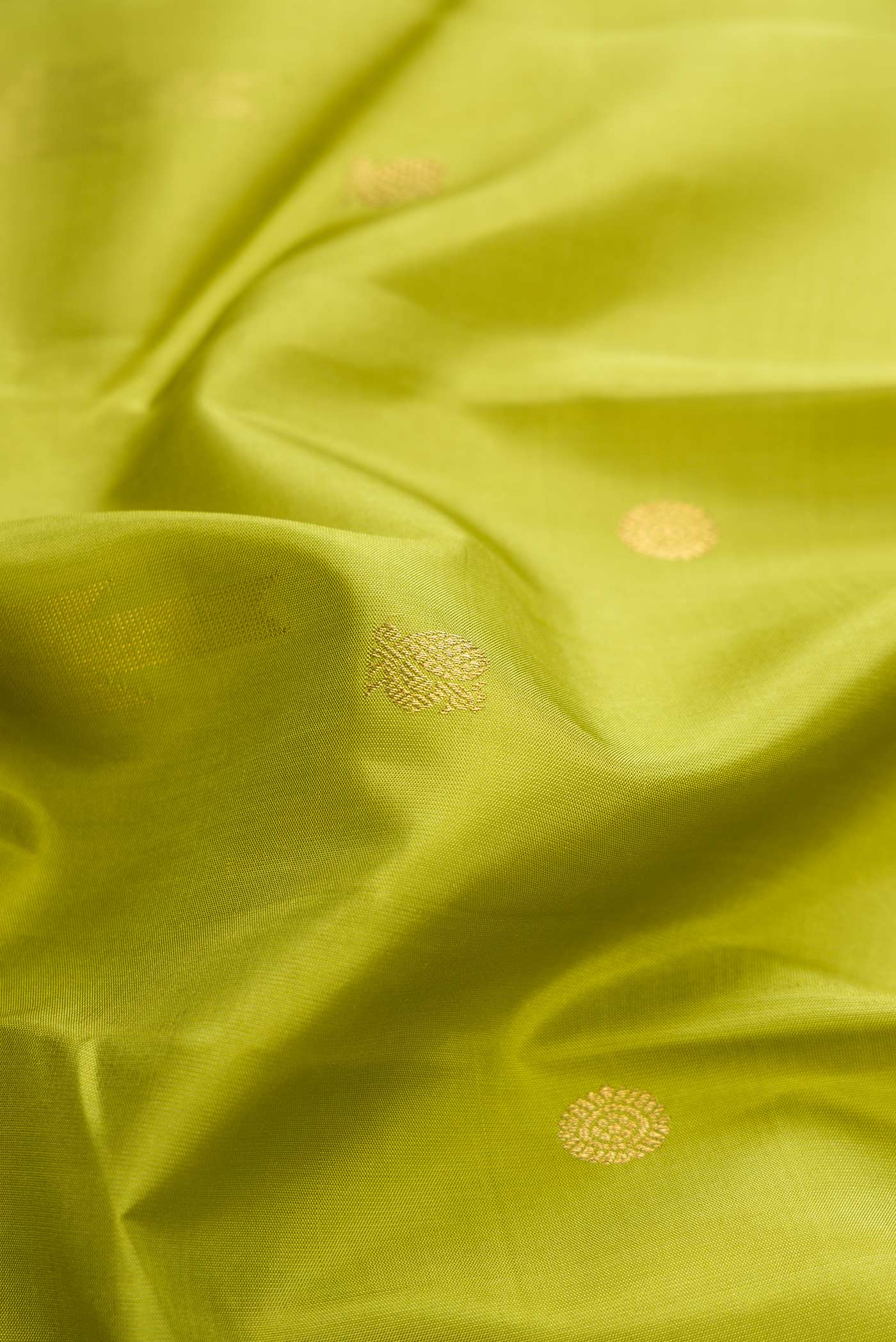 Pure Silk Pure Zari Parrot Green Dual Tone Kanjivaram Saree - Image 2