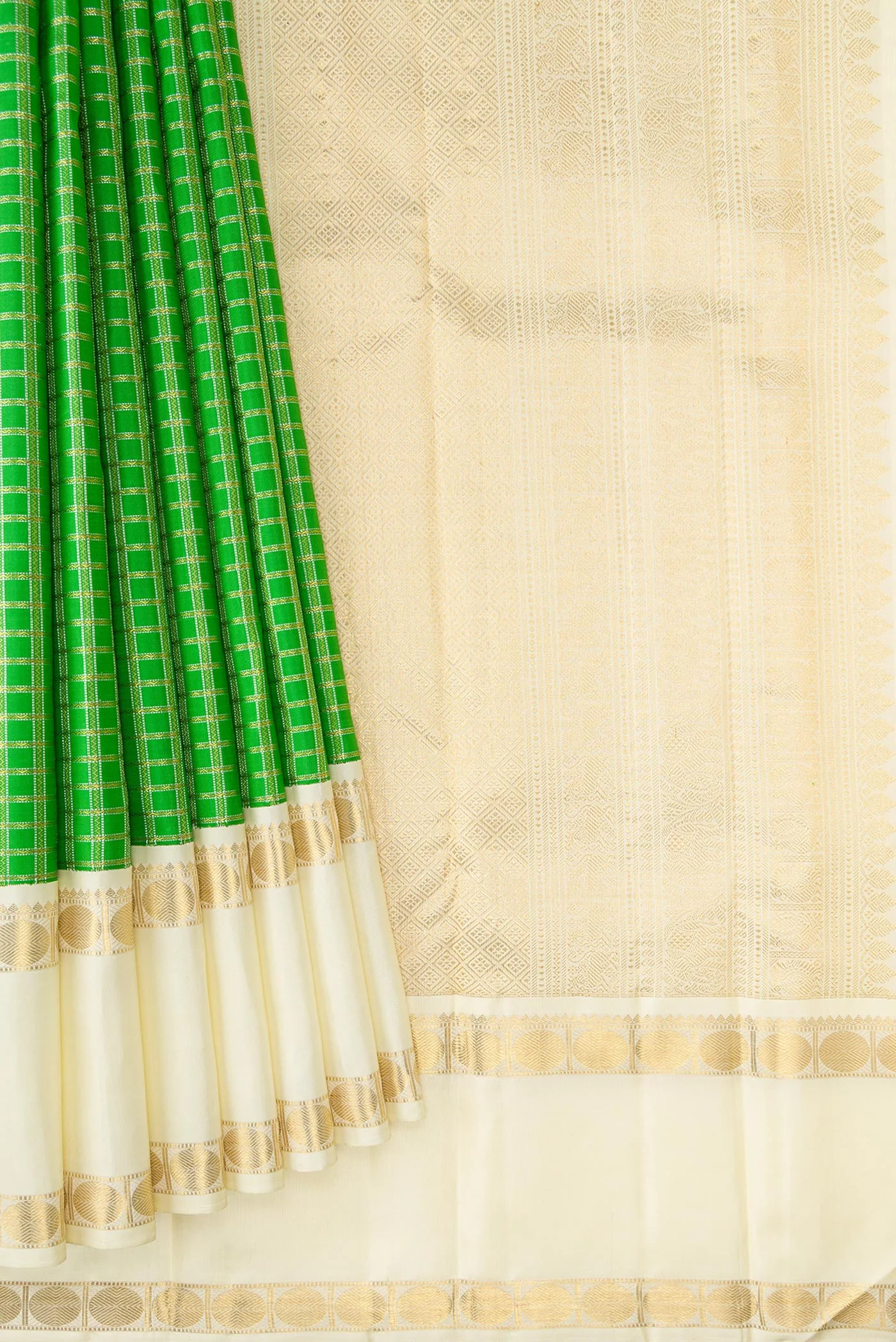 Pure Silk Pure Zari Green Kanjivaram Saree - Image 4