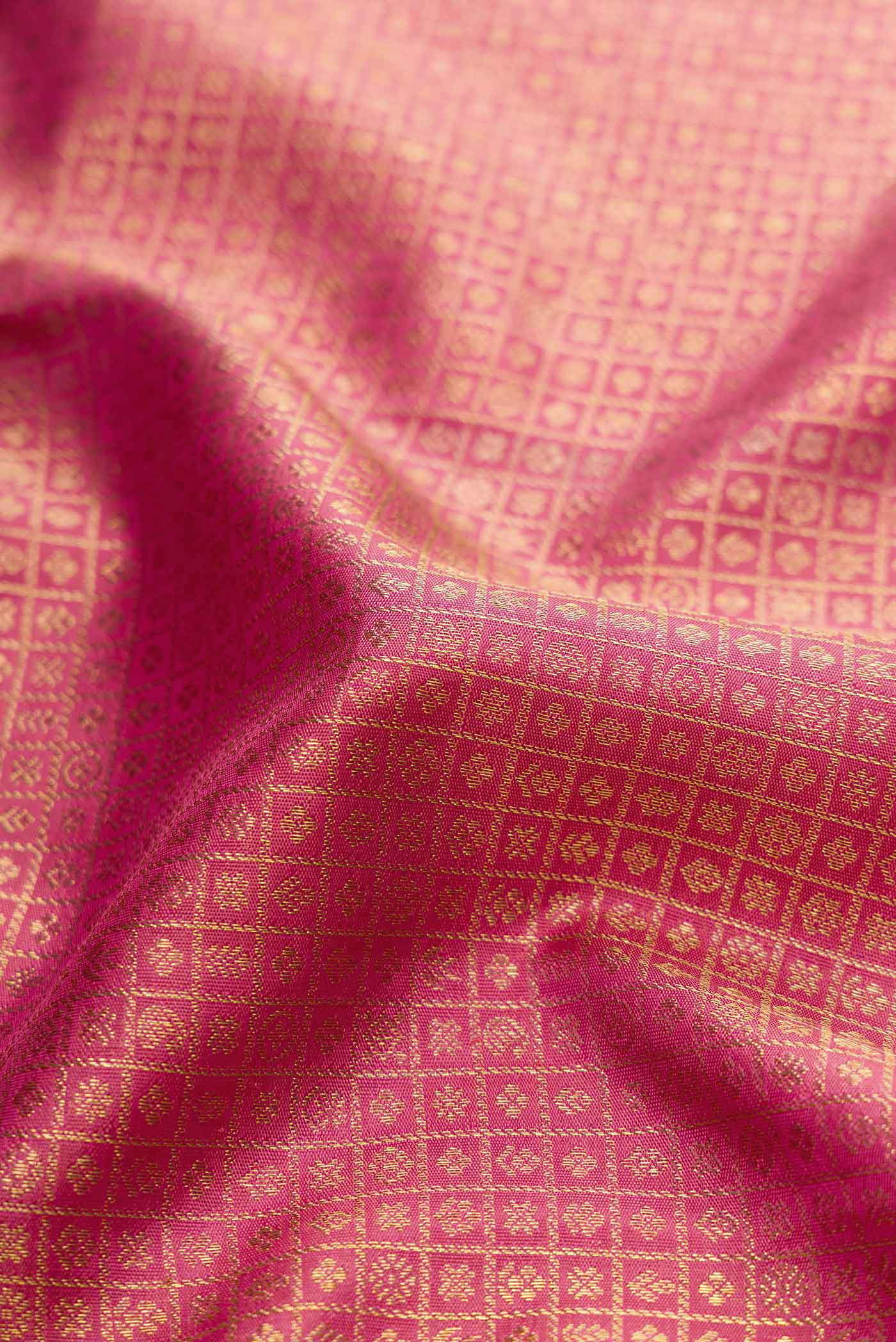 Pure Silk Pure Zari Pink Dual Tone Kanjivaram Saree - Image 2