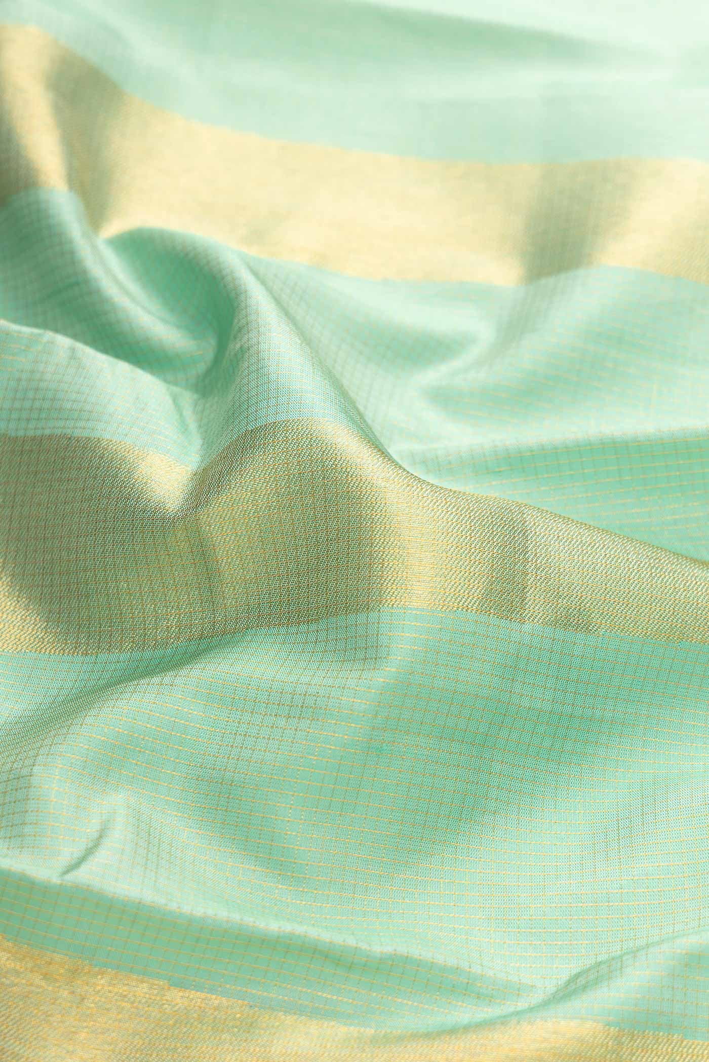 Pure Silk Pure Zari Pista Green Dual Tone Kanjivaram Saree - Image 2