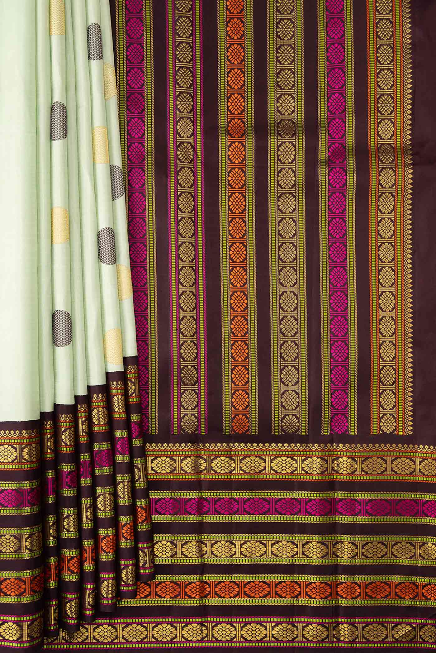 Pure Silk Pure Zari Pista Green Dual Tone Kanchipuram Saree - Image 4