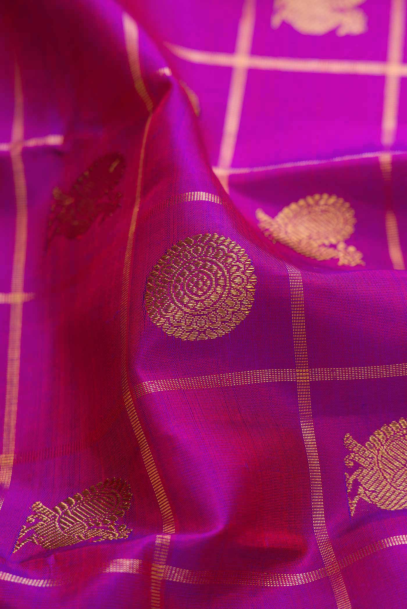 Pure Silk Pure Zari Purple Dual Tone Kanjivaram Saree - Image 2