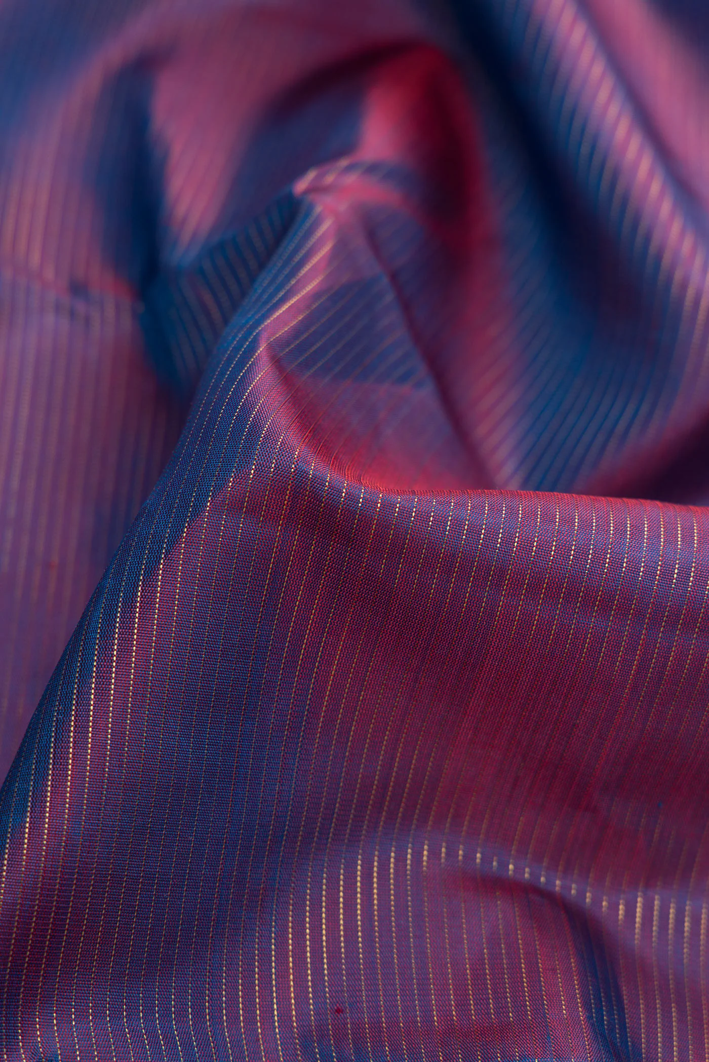 Pure Silk Pure Zari Purple Dual Tone Kanjivaram Saree - Image 2