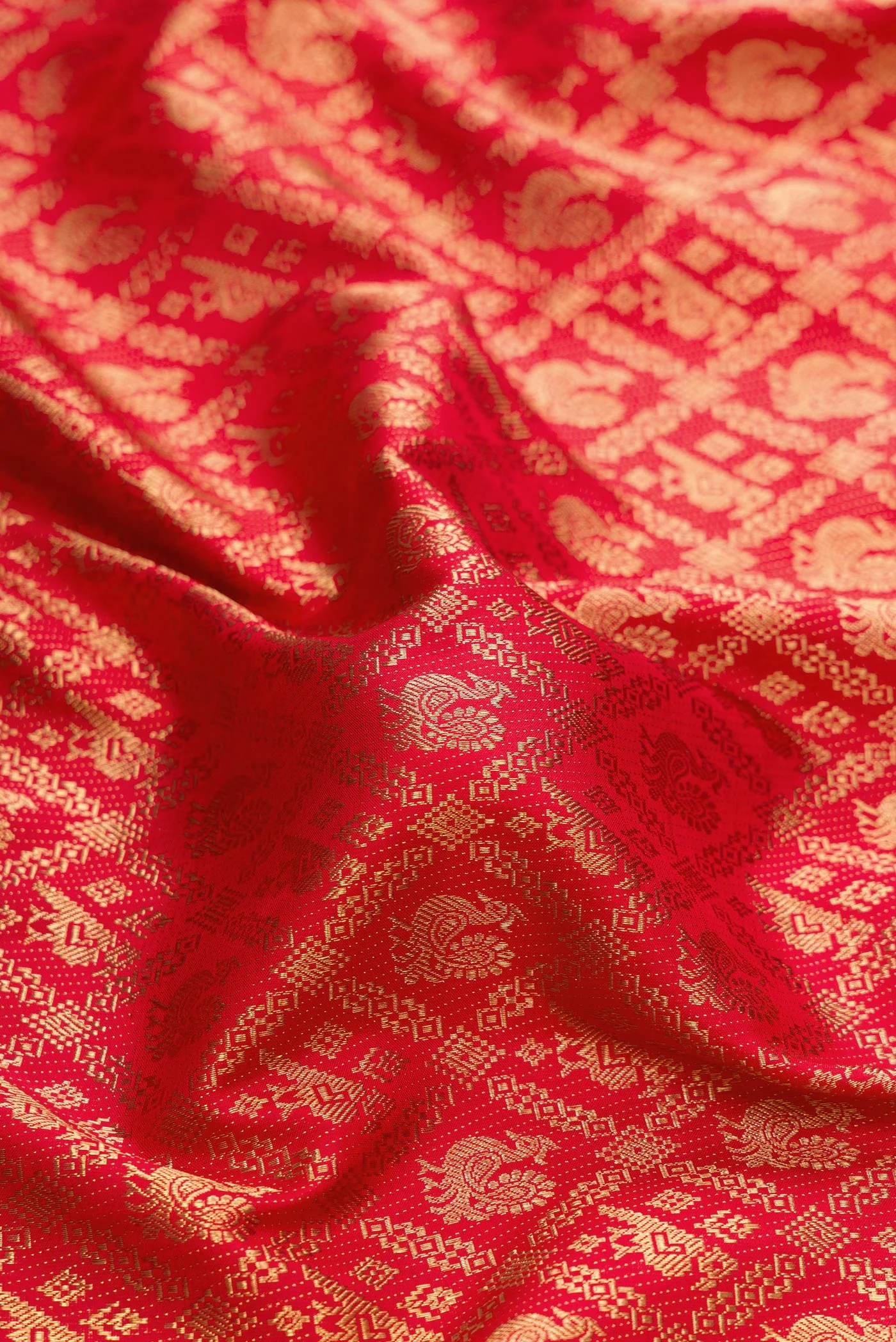Pure Silk Pure Zari Red Kanjivaram Saree - Image 2