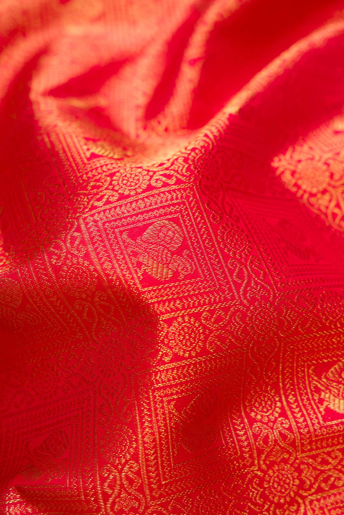 Pure Silk Pure Zari Red Dual Tone Kanjivaram Saree - Image 2