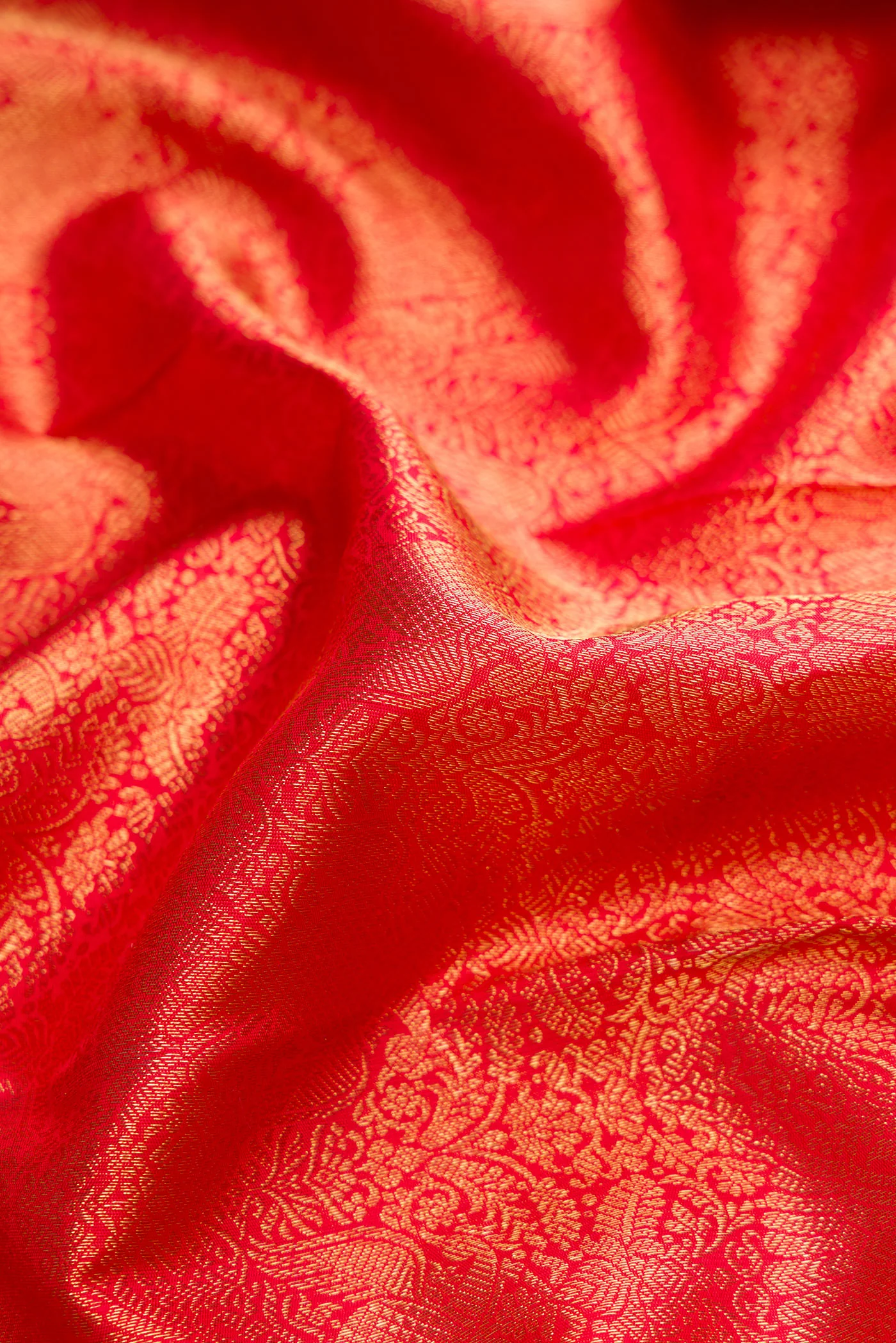 Pure Silk Pure Zari Red Kanjivaram Saree - Image 2