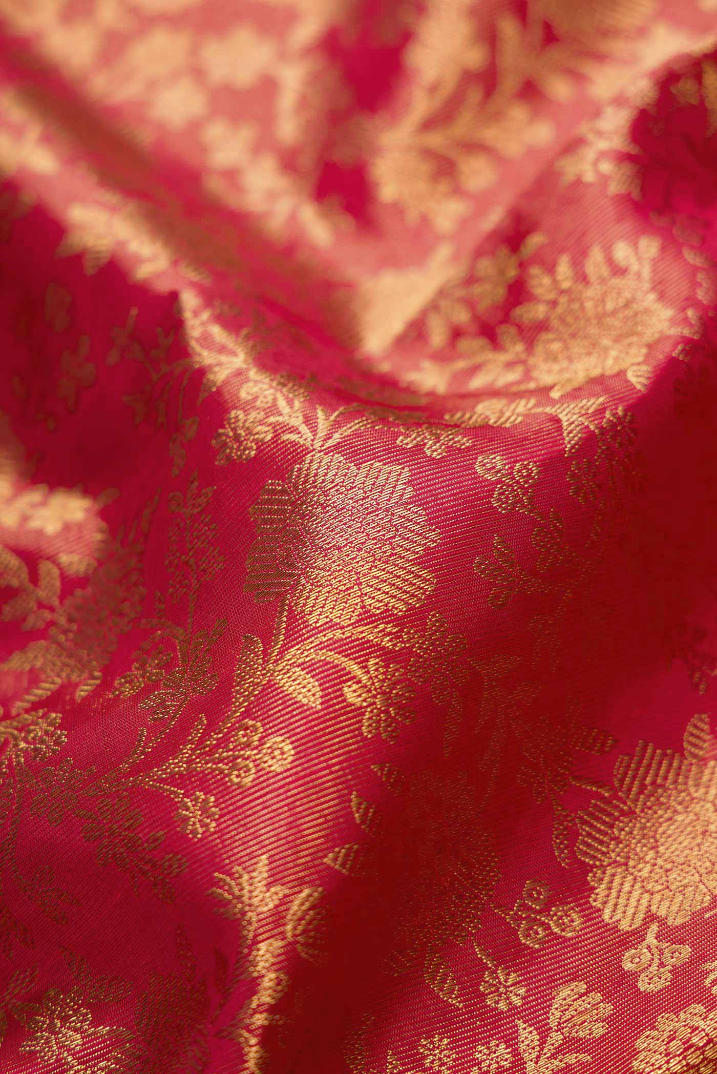 Pure Silk Pure Zari Maroon Dual Tone Kanjivaram Tissue Saree - Image 2