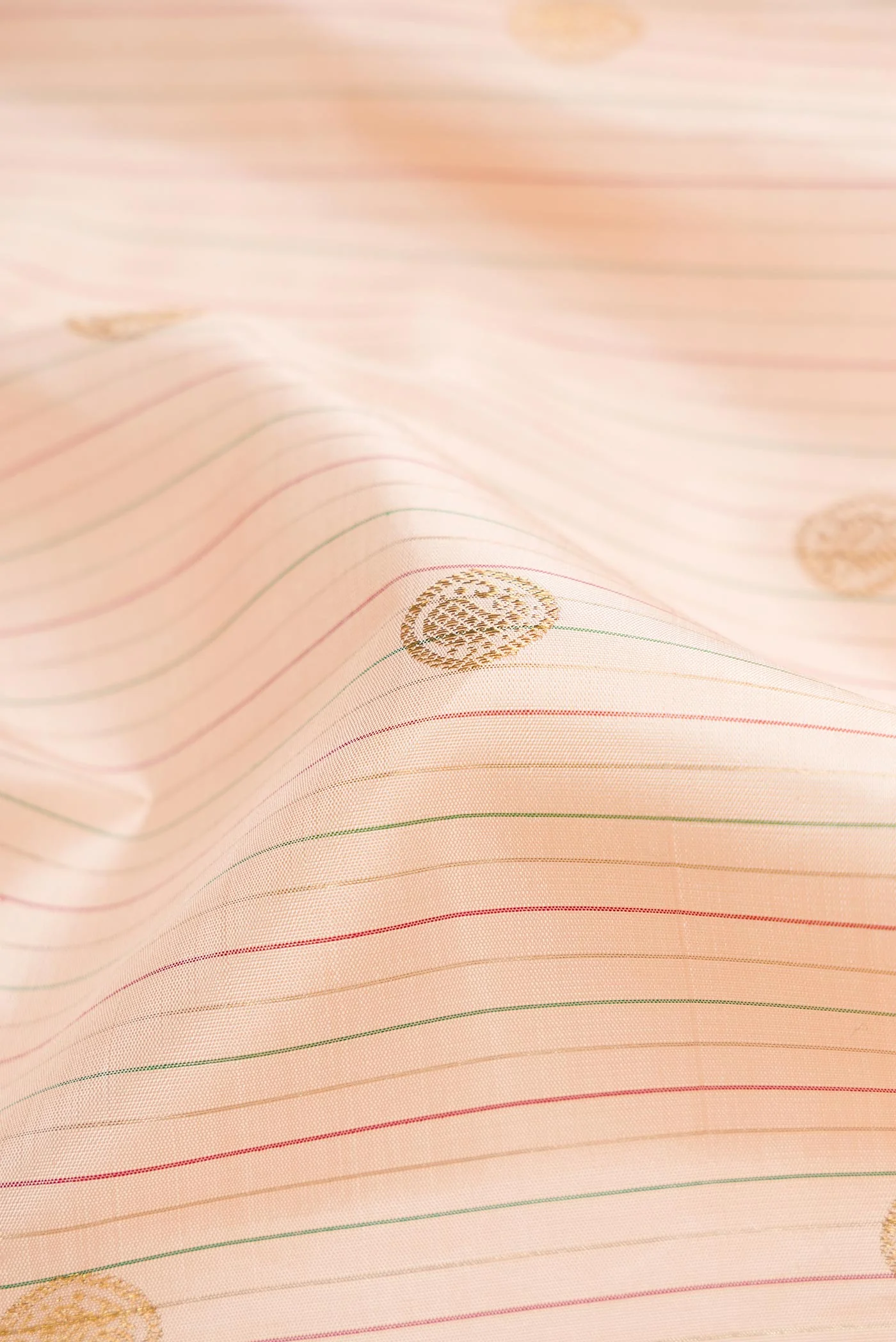 Pure Silk Pure Zari Rose Gold Dual Tone Kanchipuram Saree - Image 2