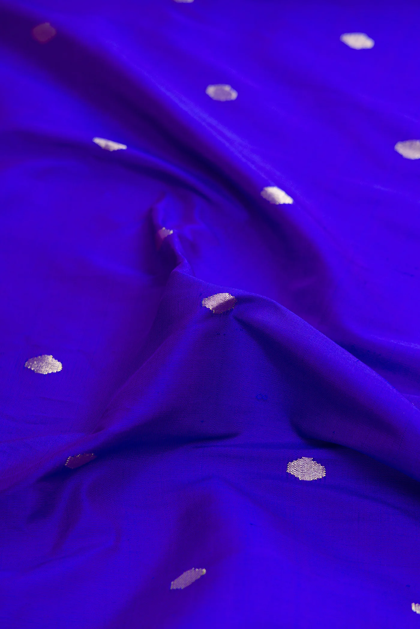 Pure Silk Pure Zari Royal Blue Paithani Saree - Image 2