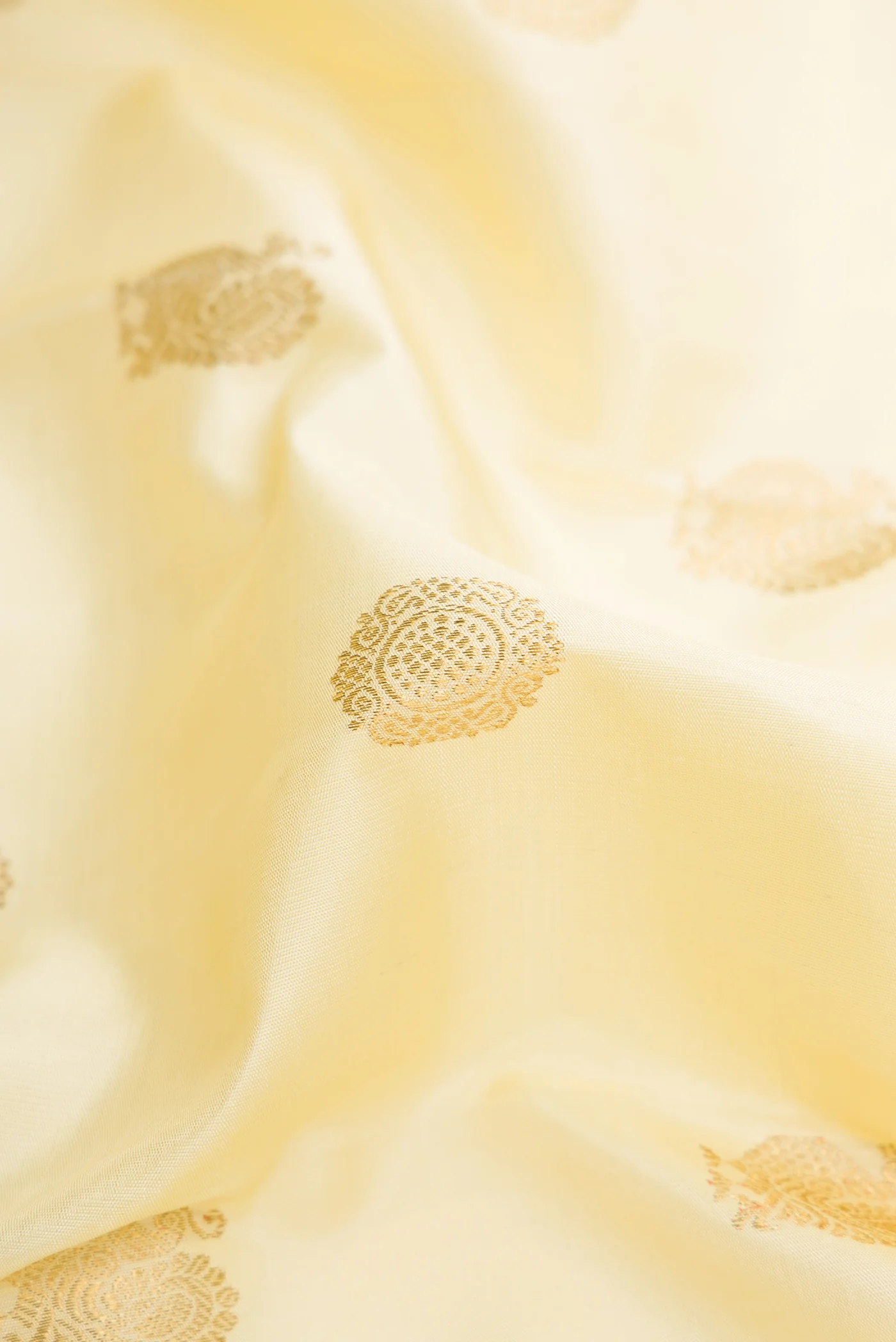 Pure Silk Pure Zari Cream Kanjivaram Saree - Image 2