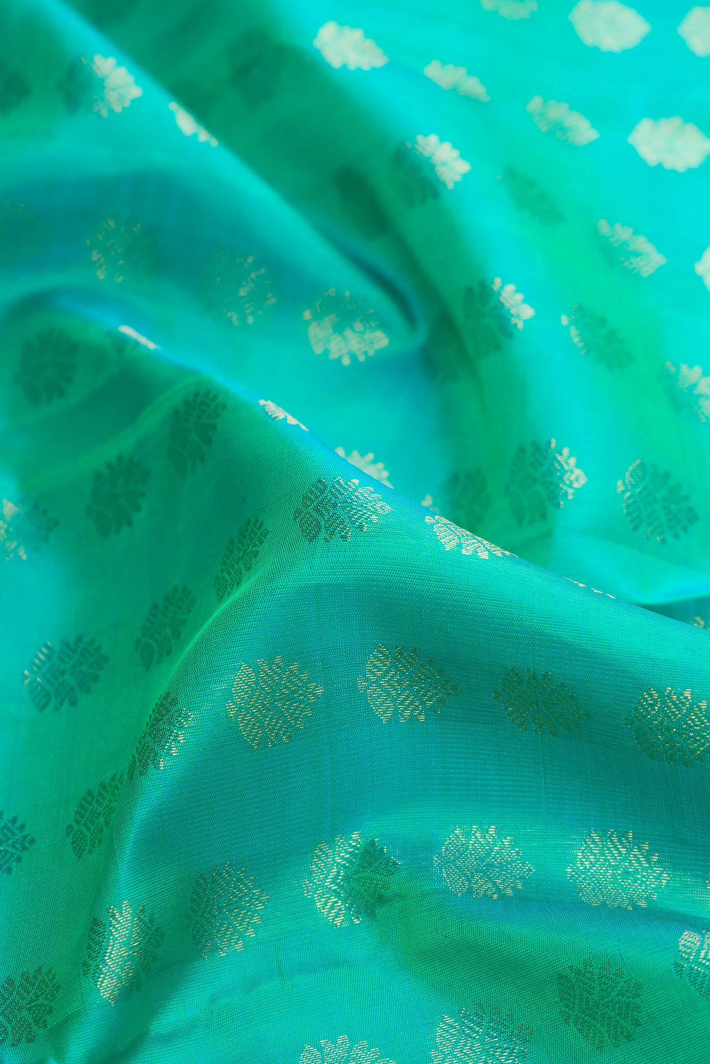 Pure Silk Pure Zari Turquoise Kanjivaram Saree - Image 2